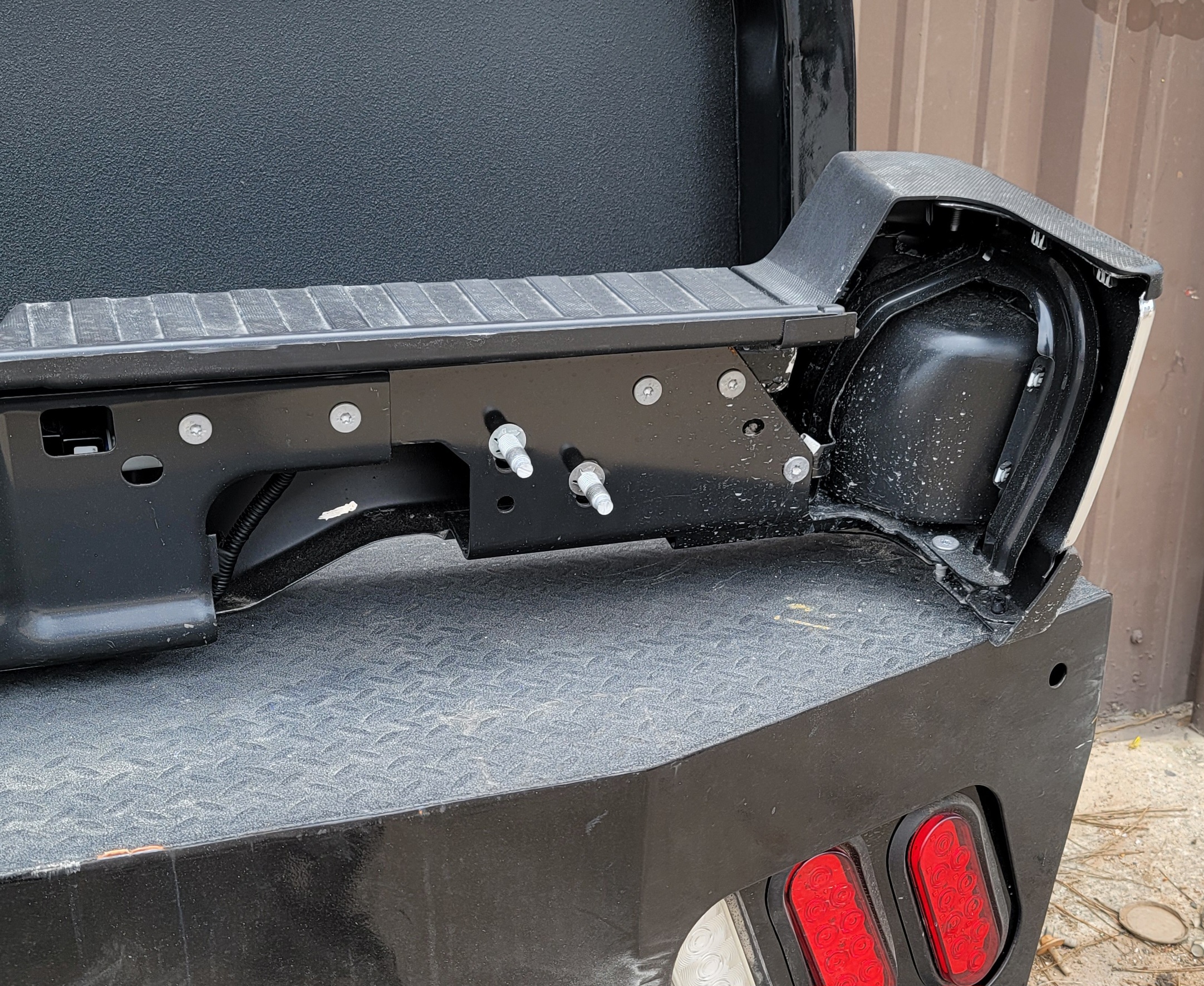 2023–2025 Ford Super Duty F-250/F-350 OEM Rear Bumper-234 – Image 9