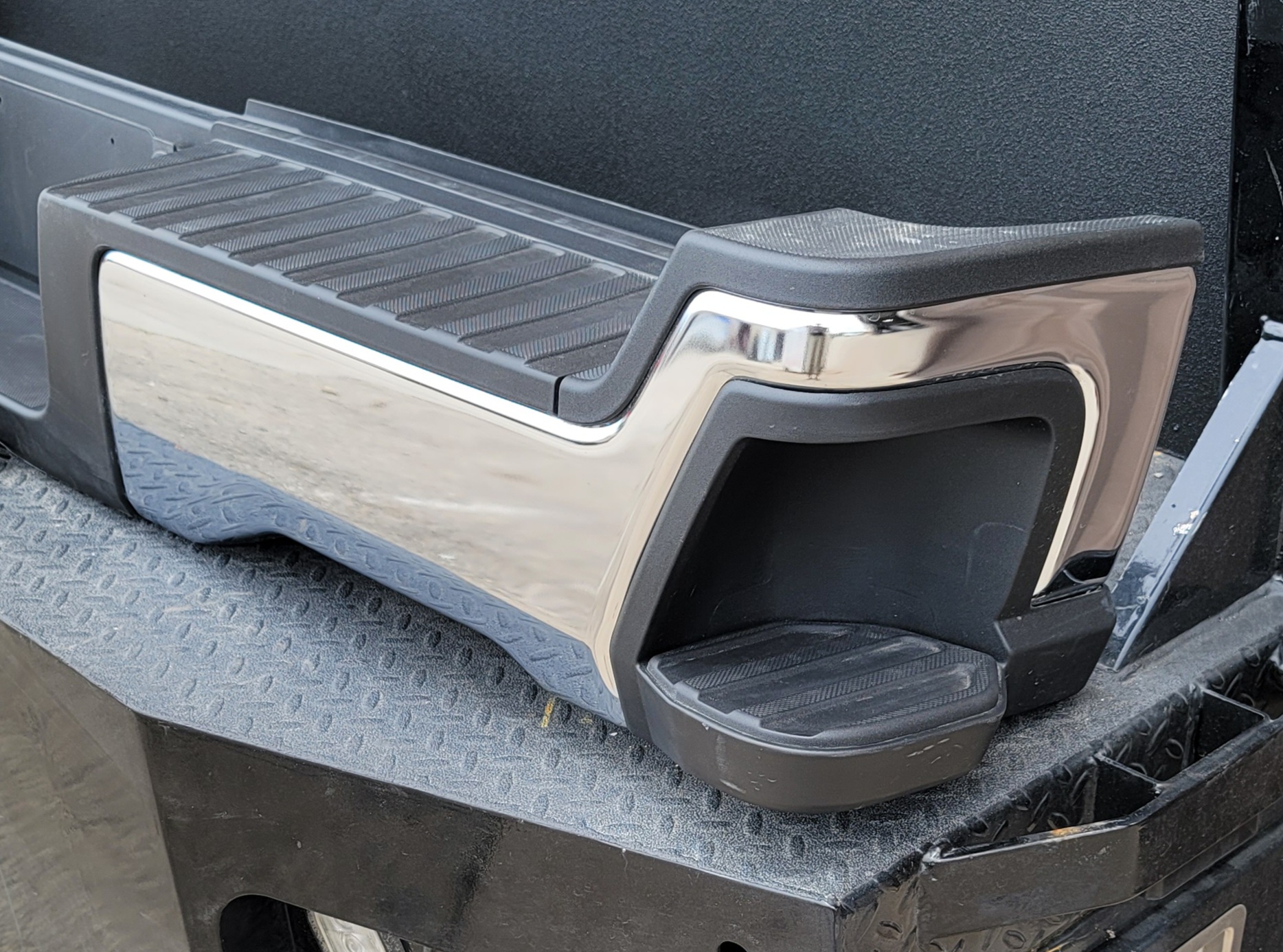 2023–2025 Ford Super Duty F-250/F-350 OEM Rear Bumper-235 – Image 6