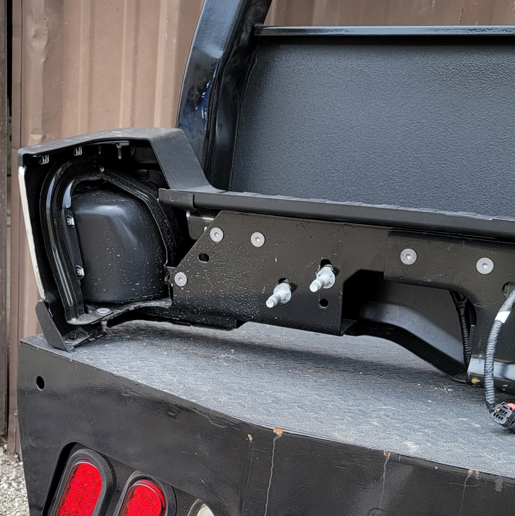 2023–2025 Ford Super Duty F-250/F-350 OEM Rear Bumper-235 – Image 9