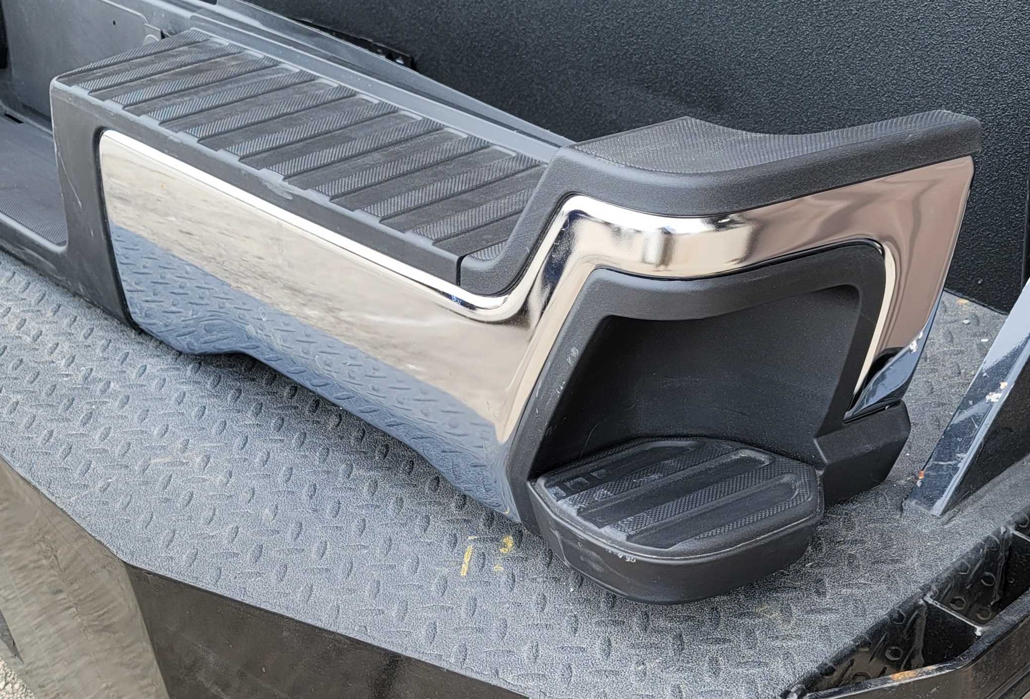 2023–2025 Ford Super Duty F-250/F-350 OEM Rear Bumper-236 – Image 6
