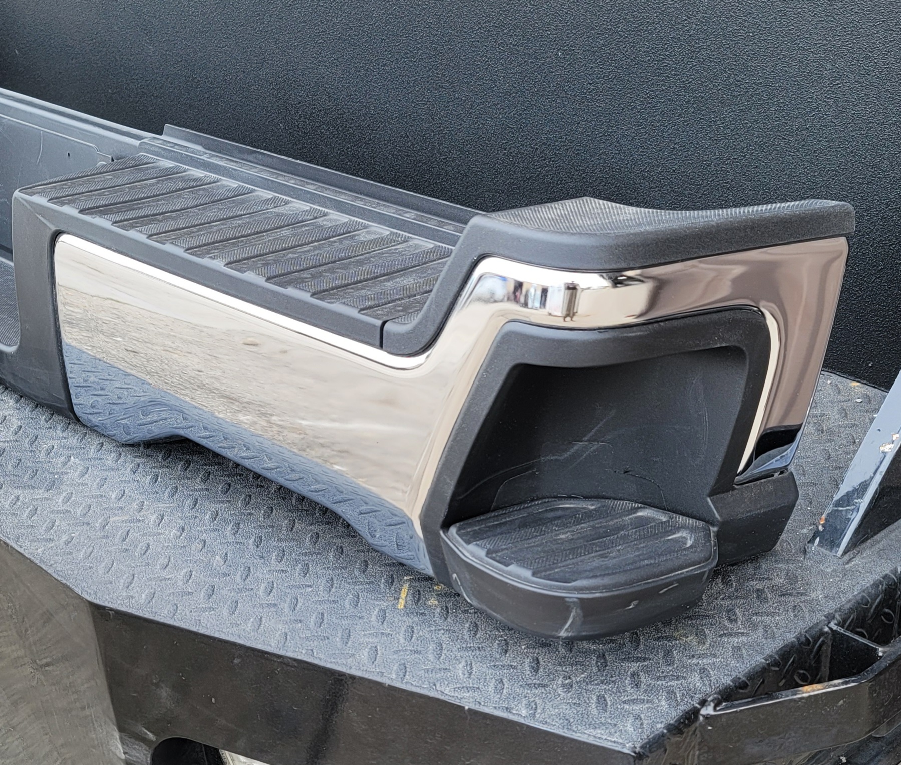 2023–2025 Ford Super Duty F-250/F-350 OEM Rear Bumper-237 – Image 6