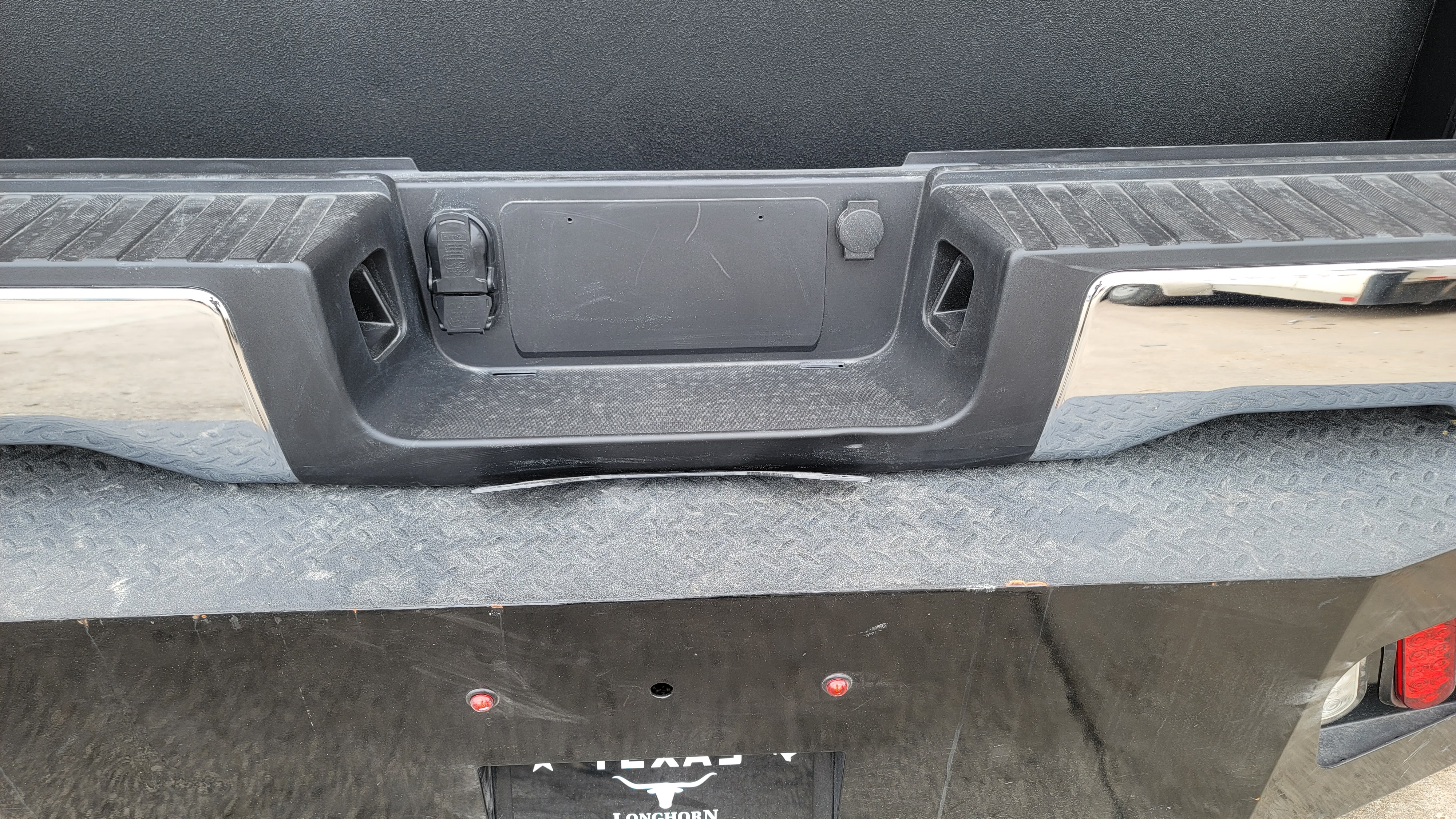 2023–2025 Ford Super Duty F-250/F-350 OEM Rear Bumper-237 – Image 2