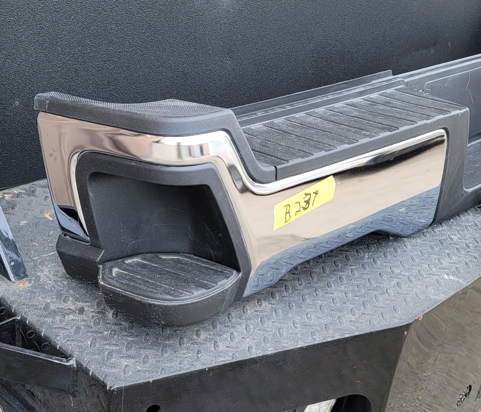 2023–2025 Ford Super Duty F-250/F-350 OEM Rear Bumper-237 – Image 3