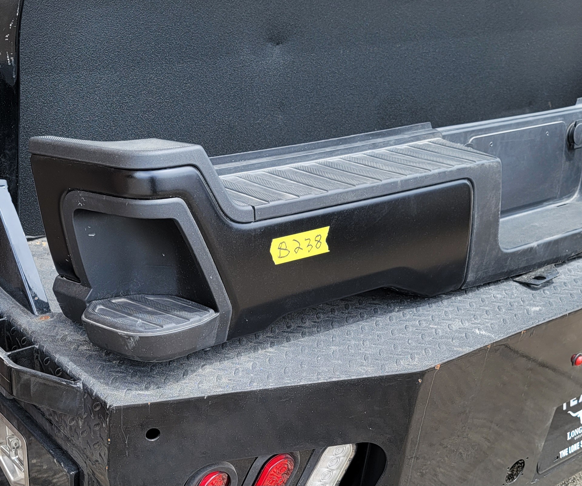 2023–2025 Ford Super Duty F-250/F-350 OEM Rear Bumper-238 – Image 3