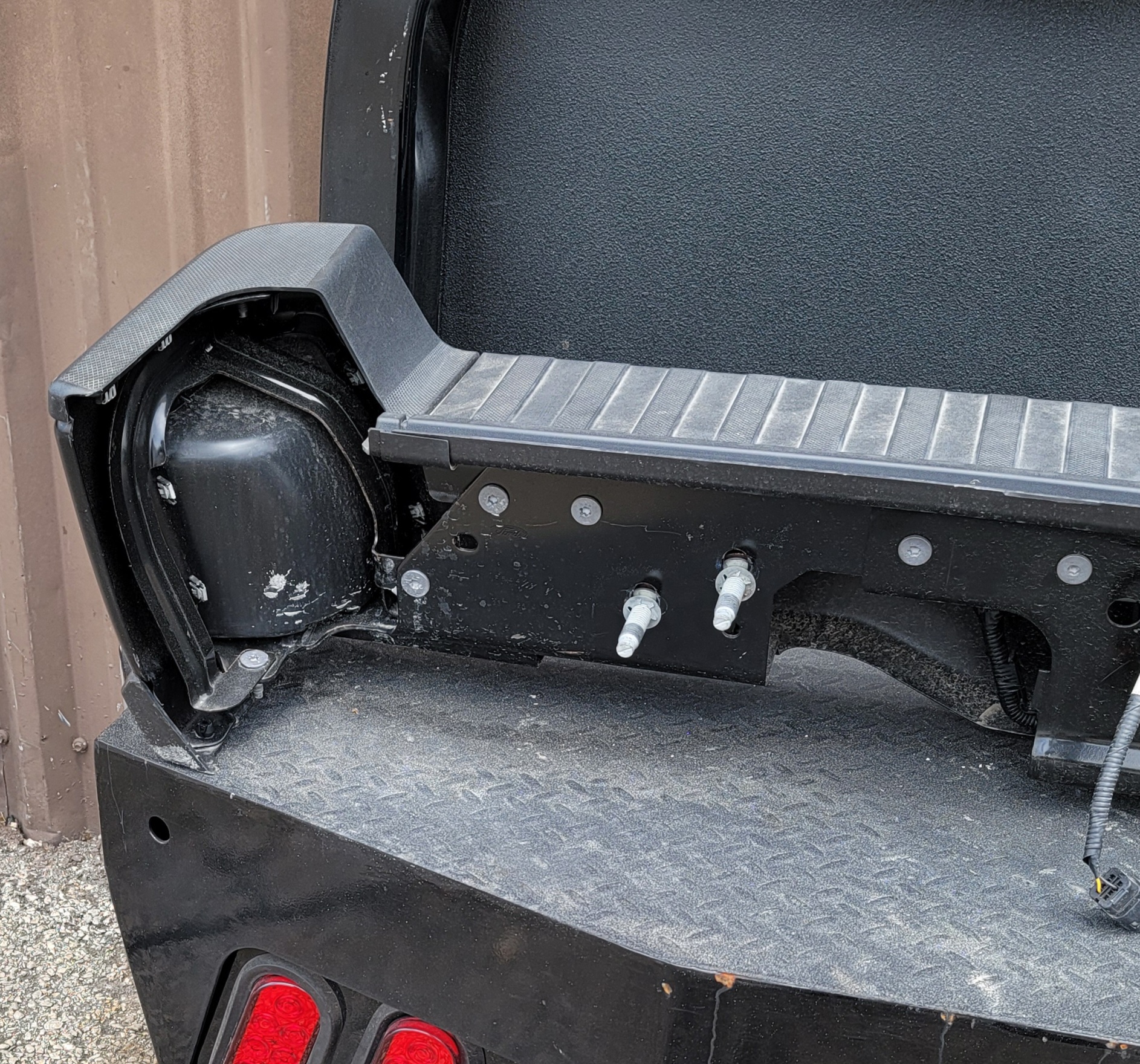 2023–2025 Ford Super Duty F-250/F-350 OEM Rear Bumper-238 – Image 9