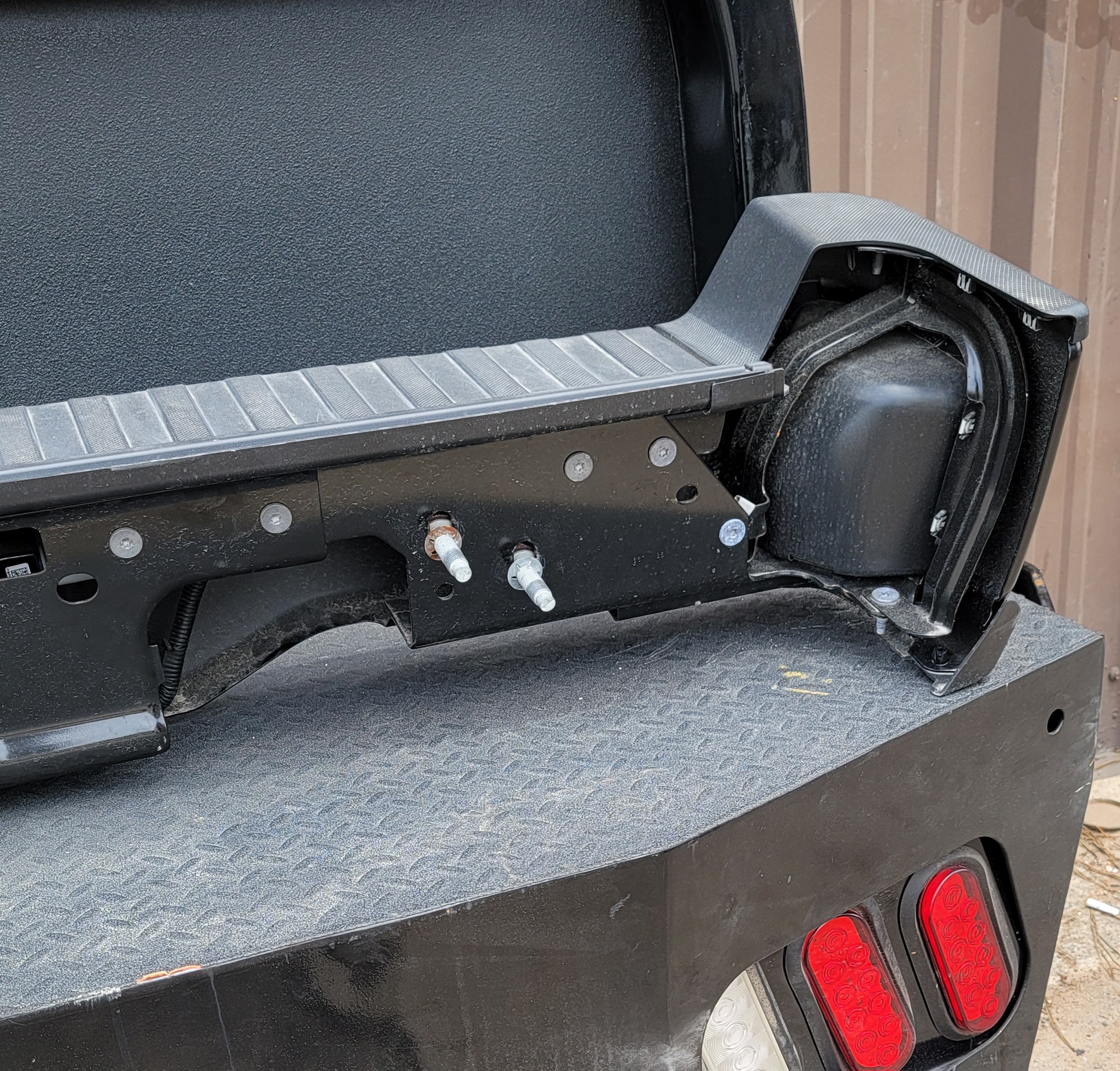 2023–2025 Ford Super Duty F-250/F-350 OEM Rear Bumper-238 – Image 10