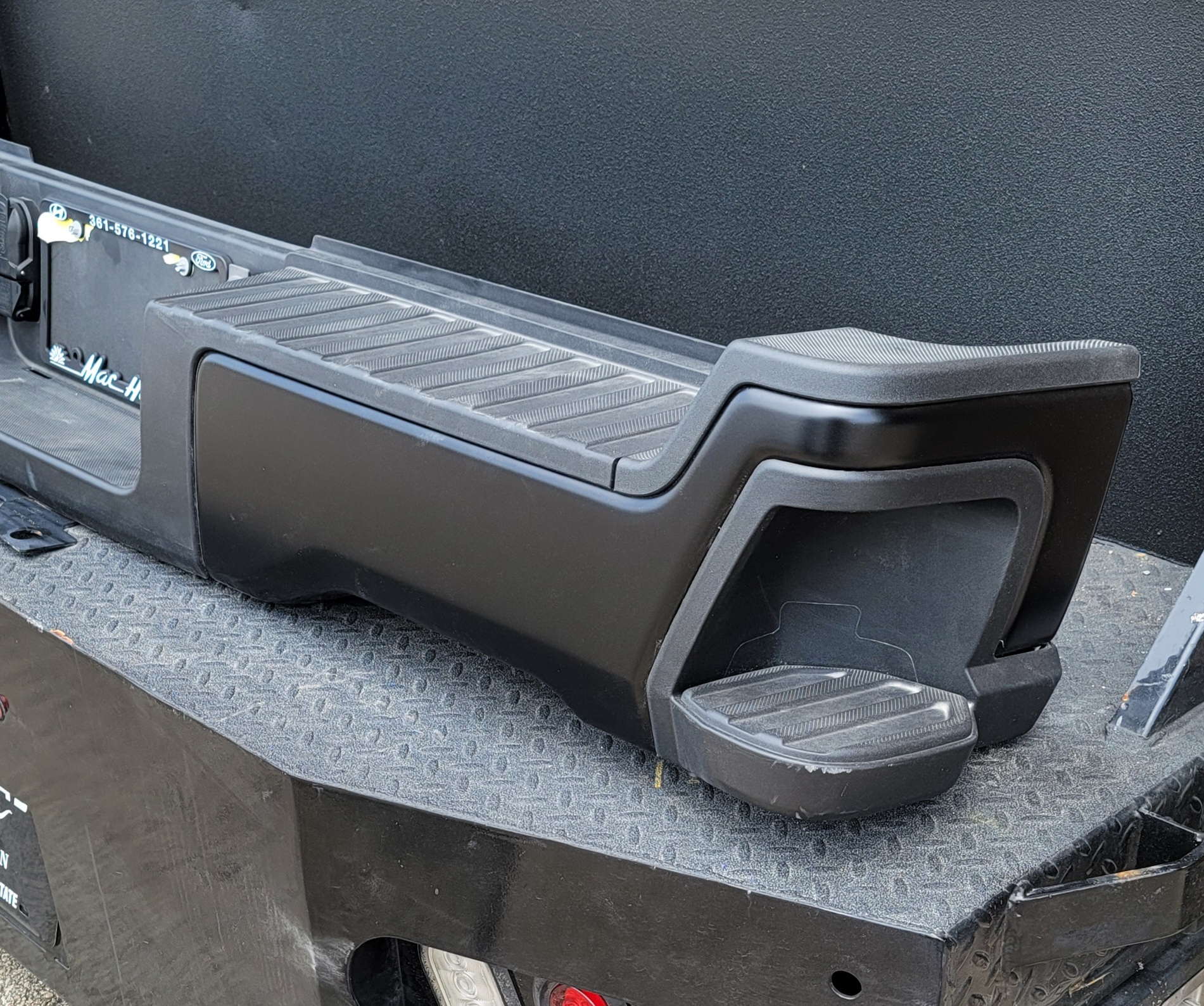 2023–2025 Ford F-250/F-350 Super Duty OEM Rear Bumper-239 – Image 4