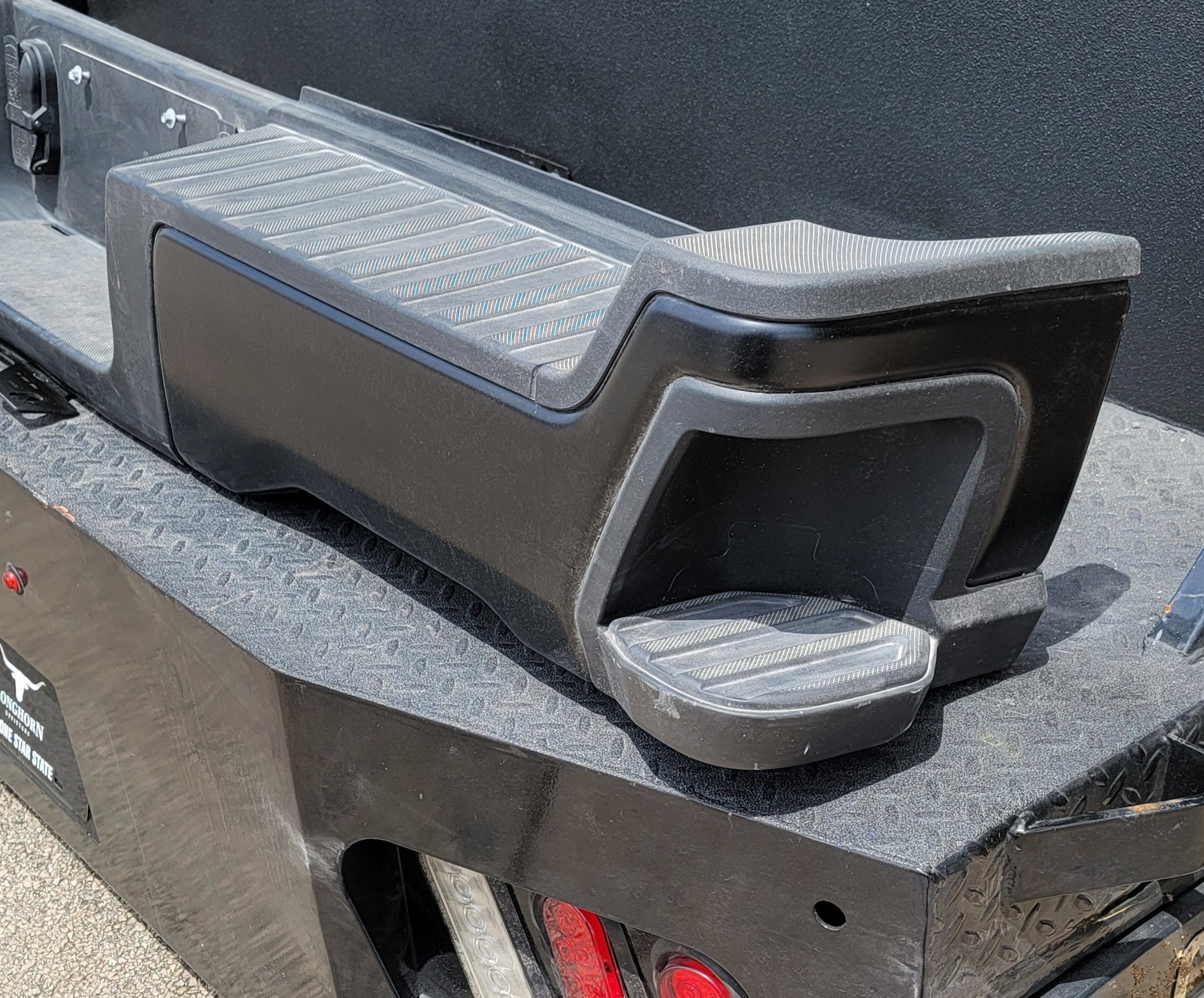 2023–2025 Ford F-250/F-350 Super Duty OEM Rear Bumper-240 – Image 6