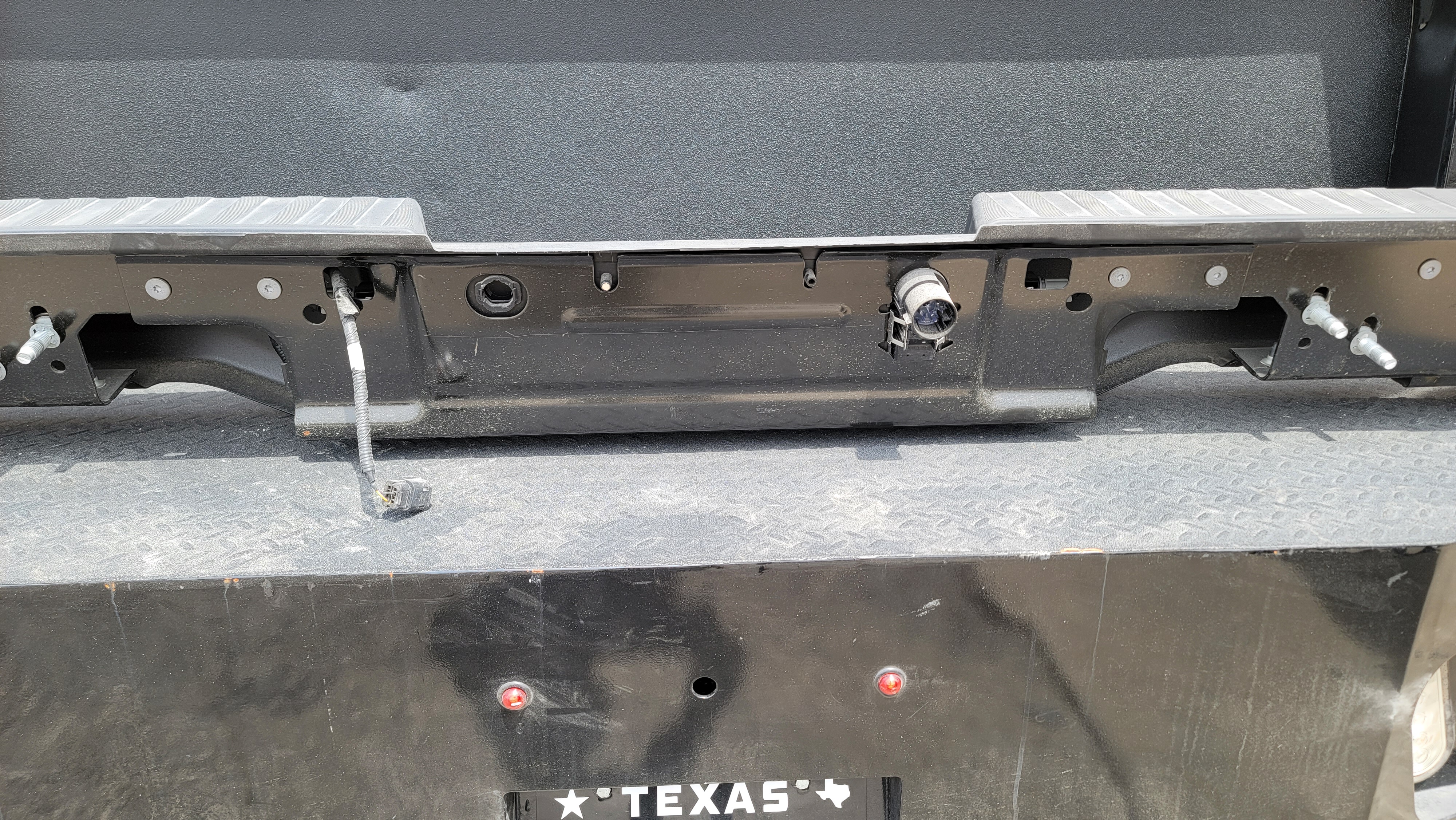 2023–2025 Ford F-250/F-350 Super Duty OEM Rear Bumper-240 – Image 8