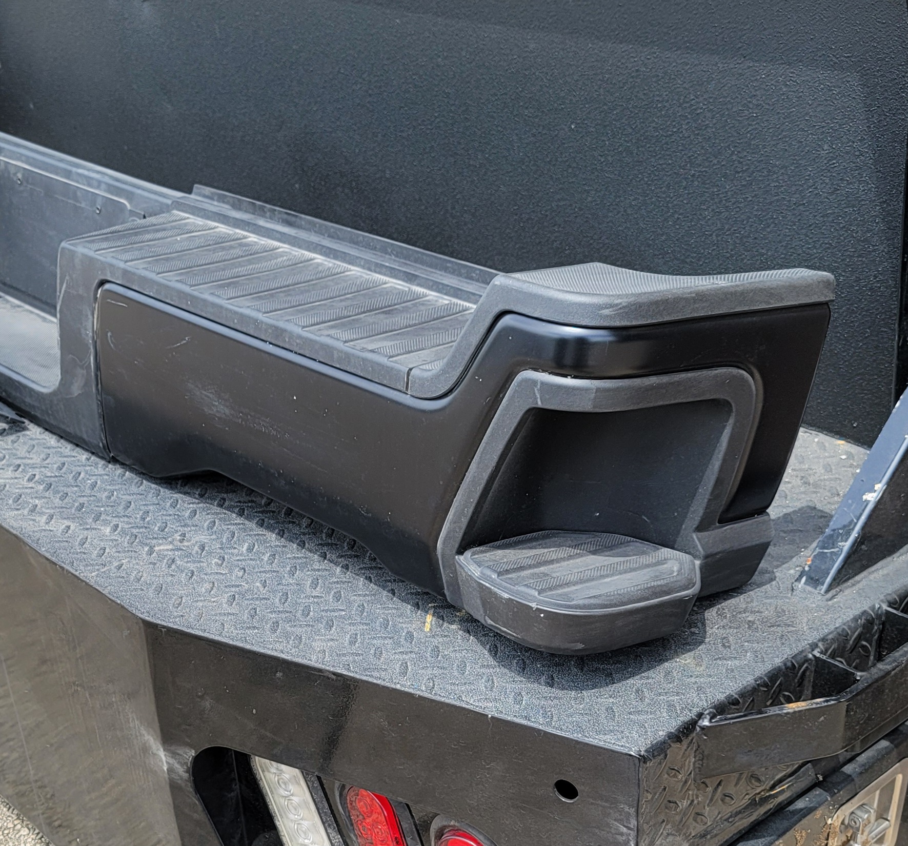 2023–2025 Ford F-250/F-350 Super Duty OEM Rear Bumper-241 – Image 6