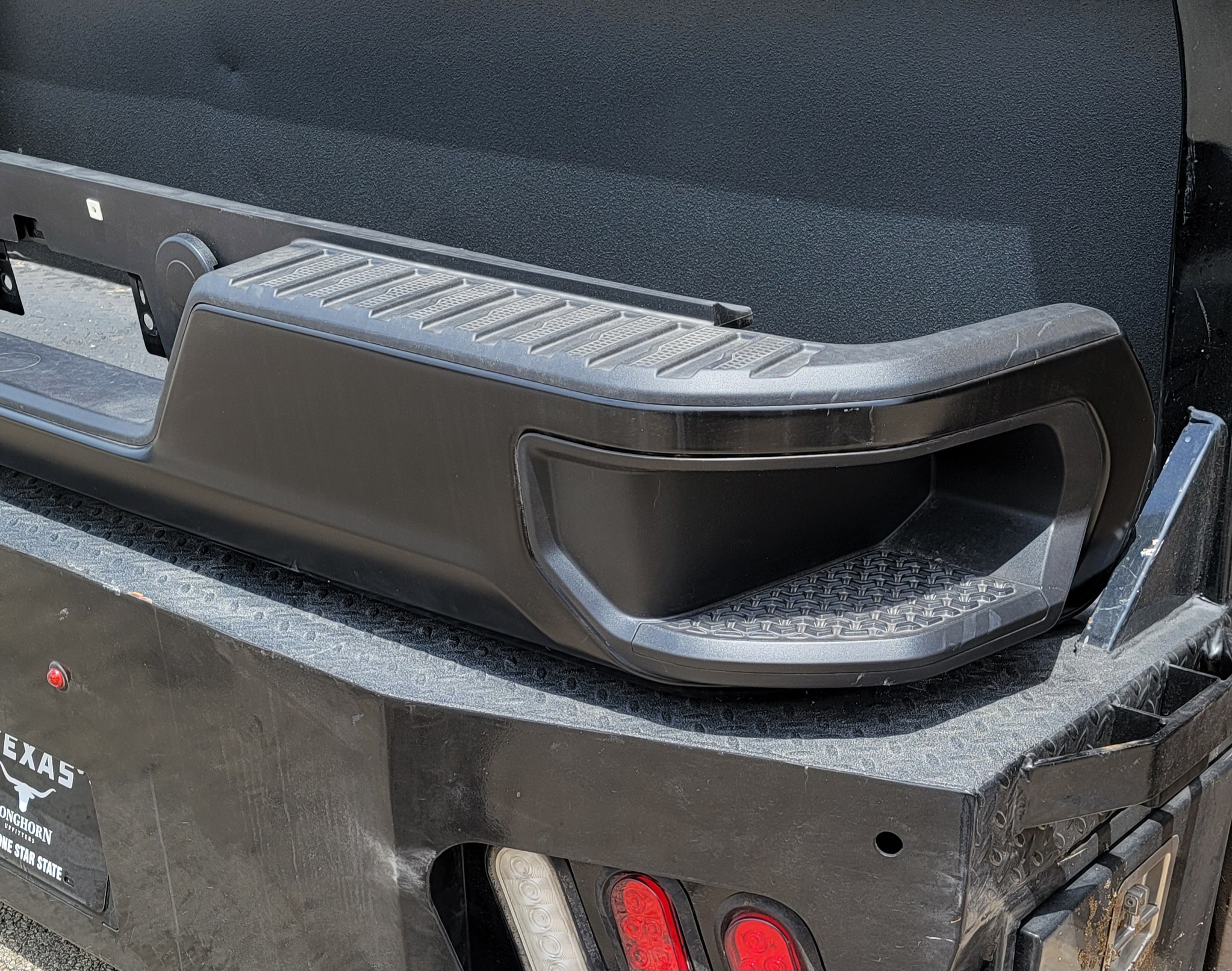 2023–2025 Chevrolet Silverado 2500HD/3500HD OEM Rear Bumper-242 – Image 6