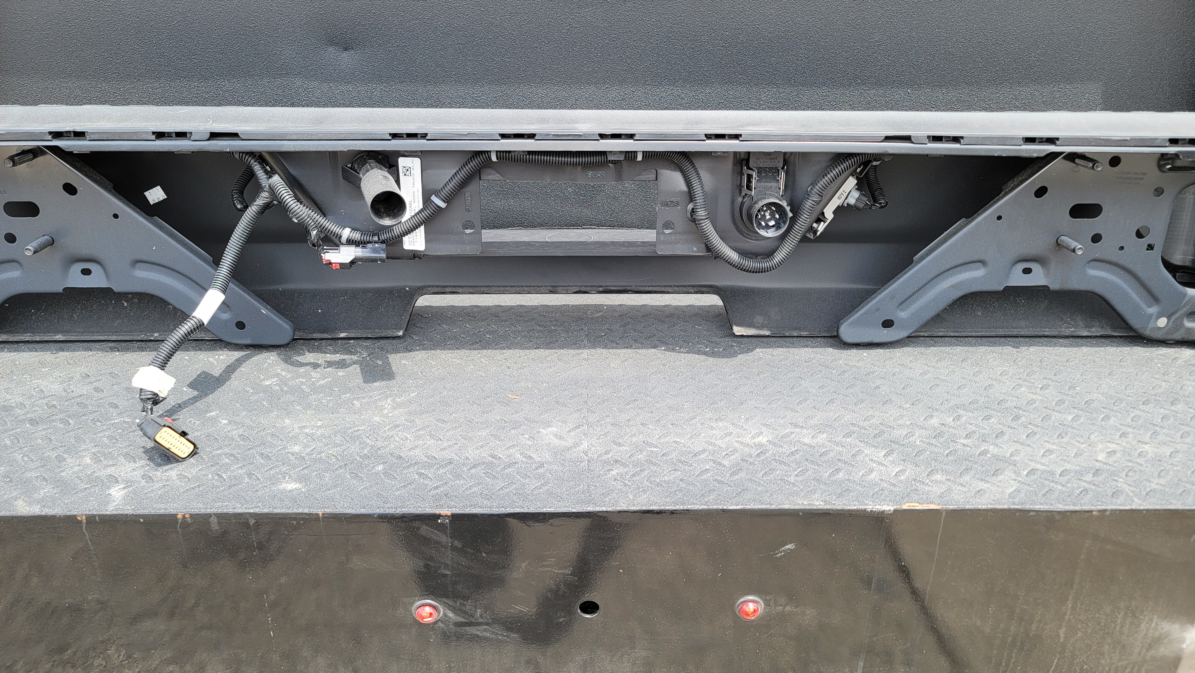 2023–2025 Chevrolet Silverado 2500HD/3500HD OEM Rear Bumper-242 – Image 8