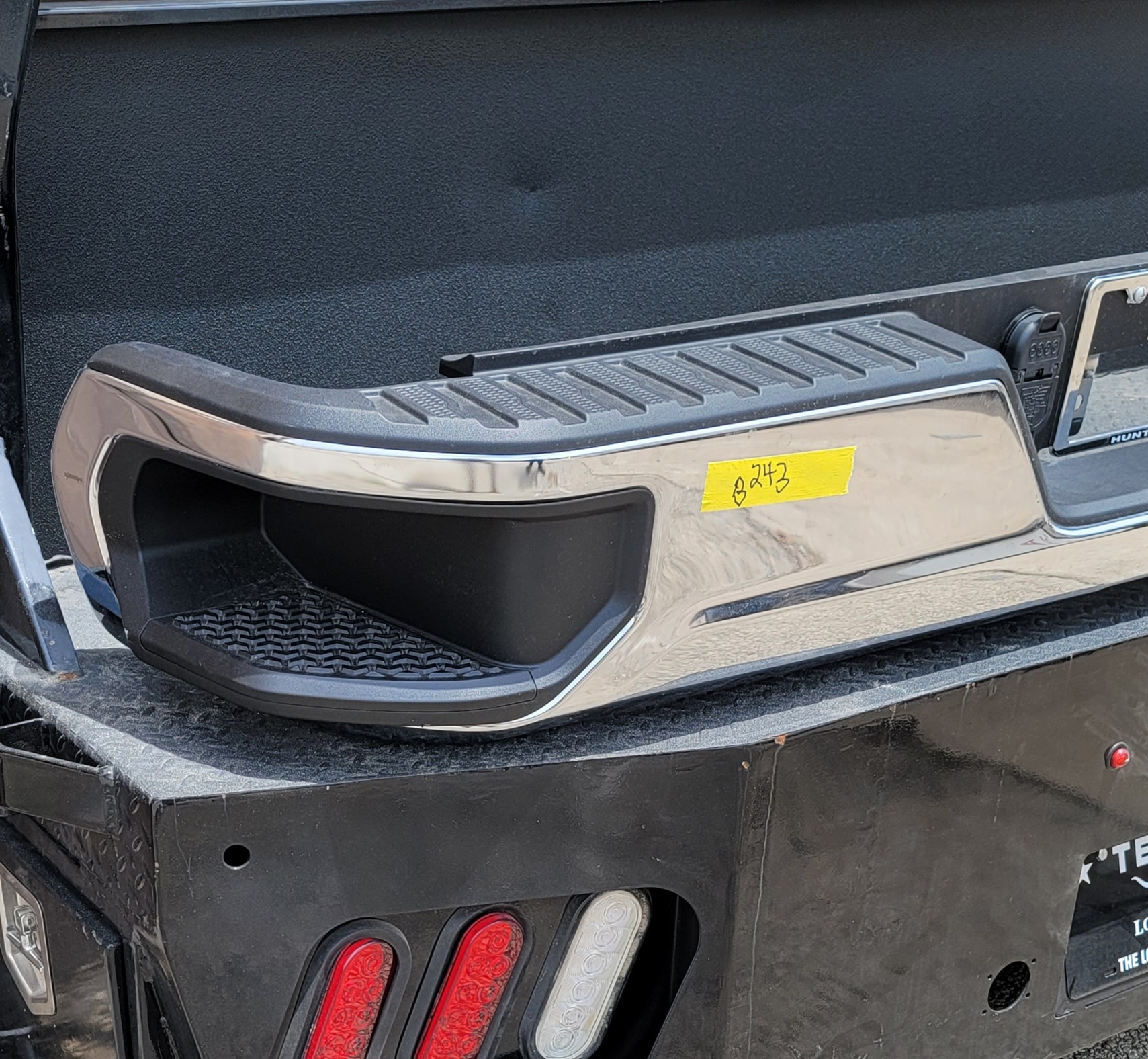 2023–2025 Chevrolet Silverado 2500HD/3500HD OEM Chrome Rear Bumper-243 – Image 3