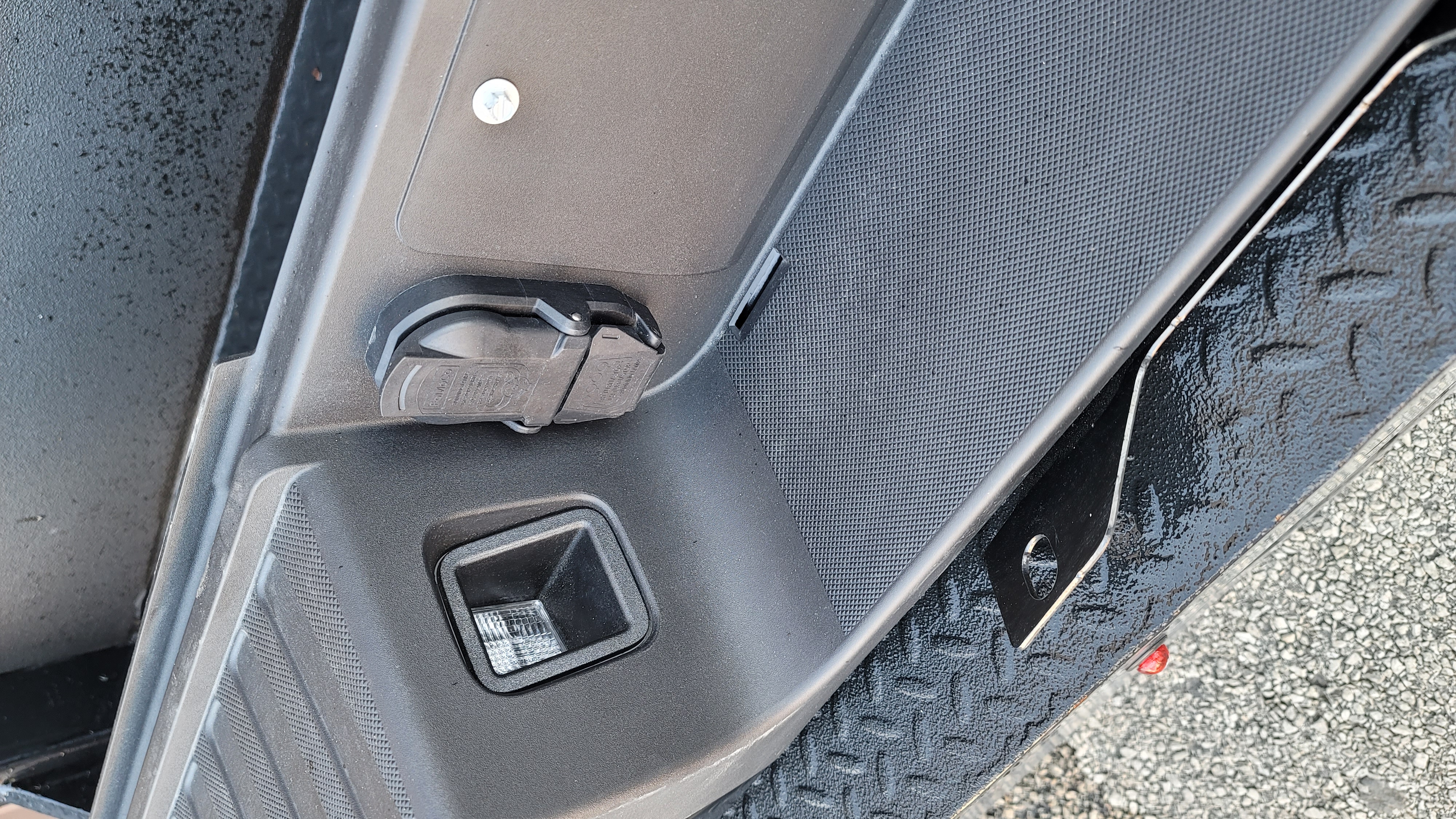 2023–2025 Ford F-250/F-350 Super Duty OEM Black Rear Bumper-244 – Image 4