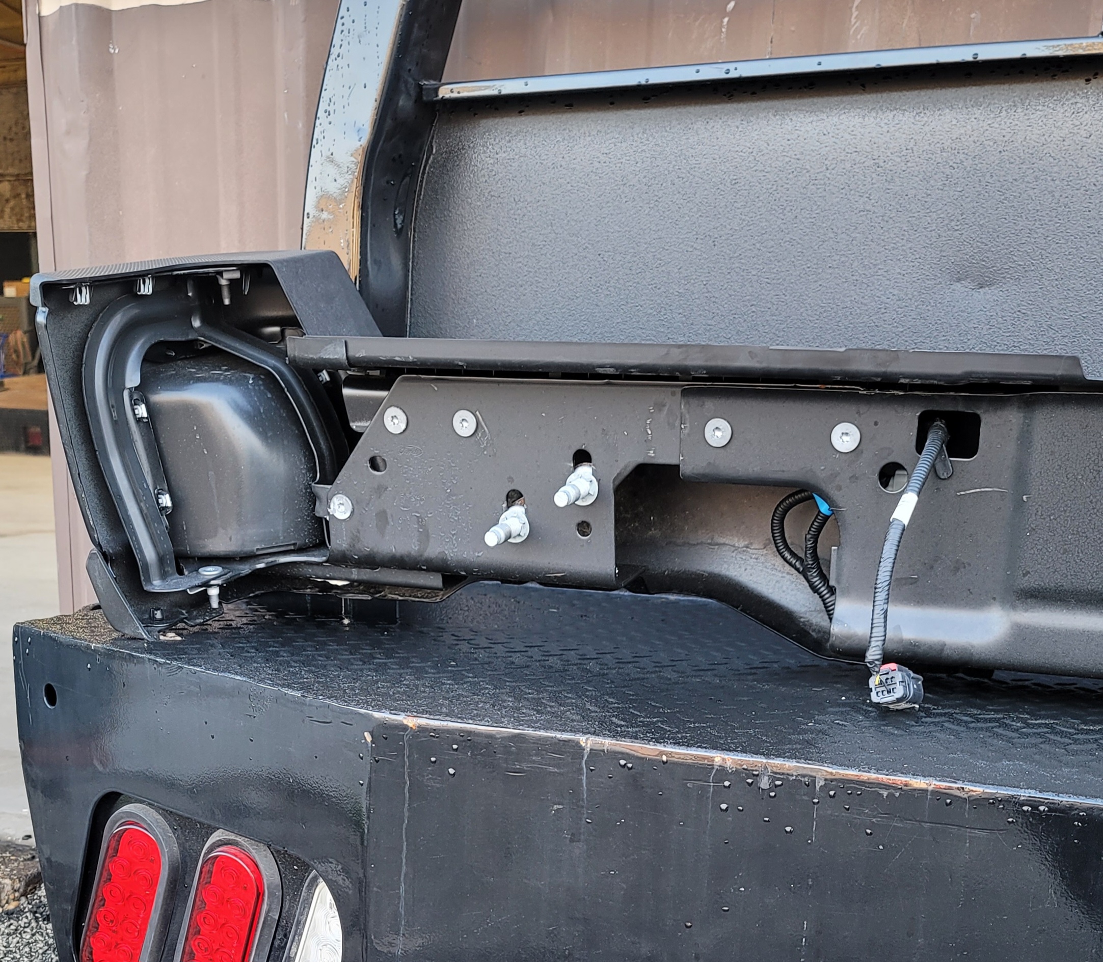 2023–2025 Ford F-250/F-350 Super Duty OEM Black Rear Bumper-244 – Image 10