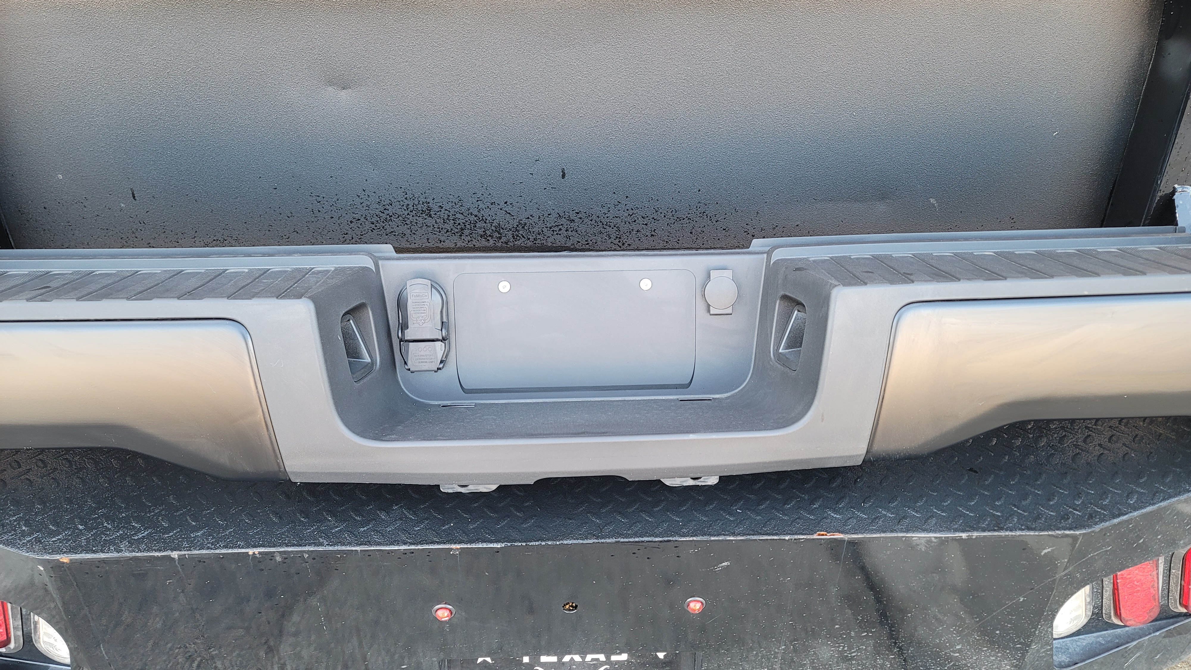 2023–2025 Ford F-250/F-350 Super Duty OEM Black Rear Bumper-245 – Image 2