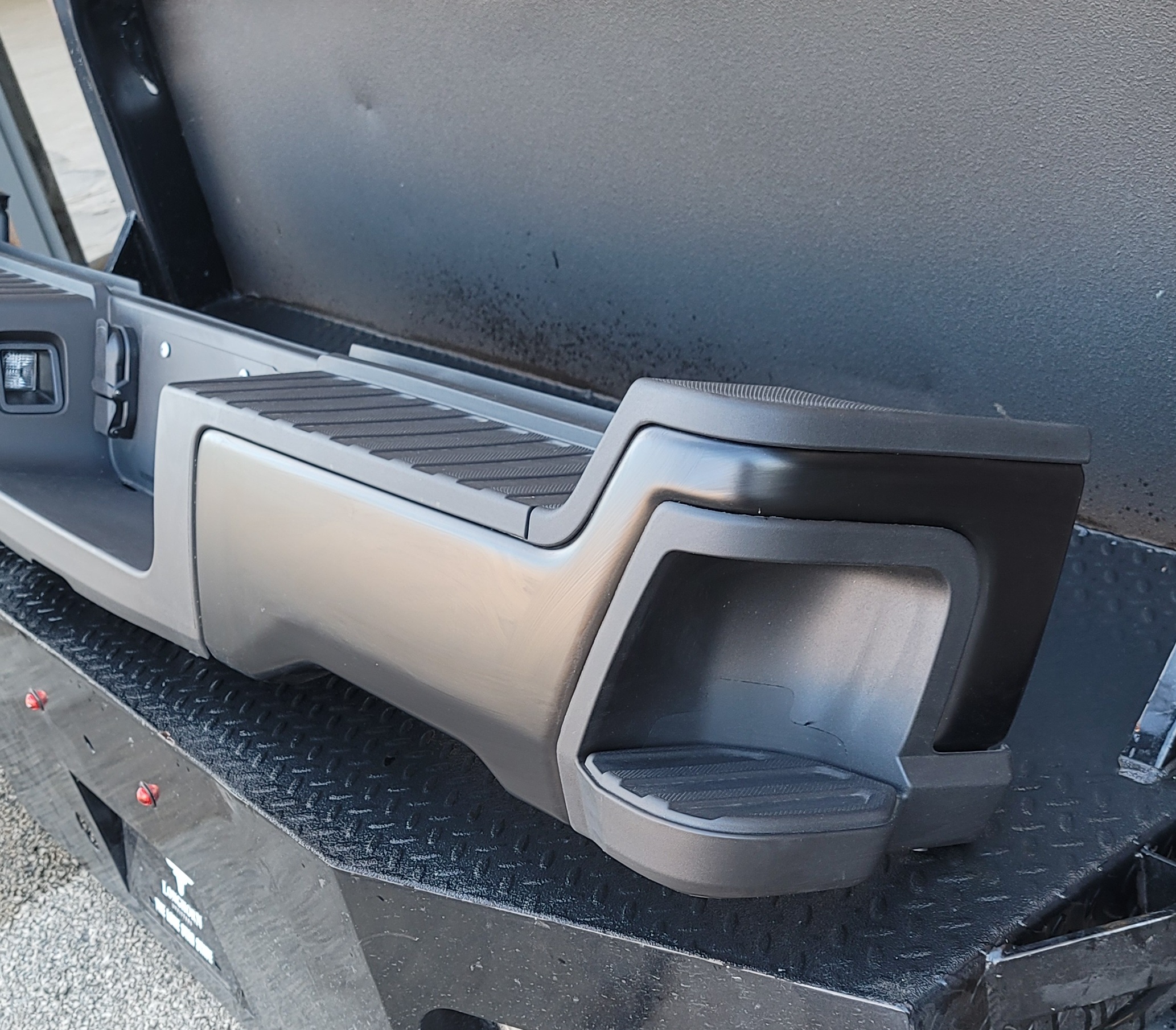 2023–2025 Ford F-250/F-350 Super Duty OEM Black Rear Bumper-245 – Image 6