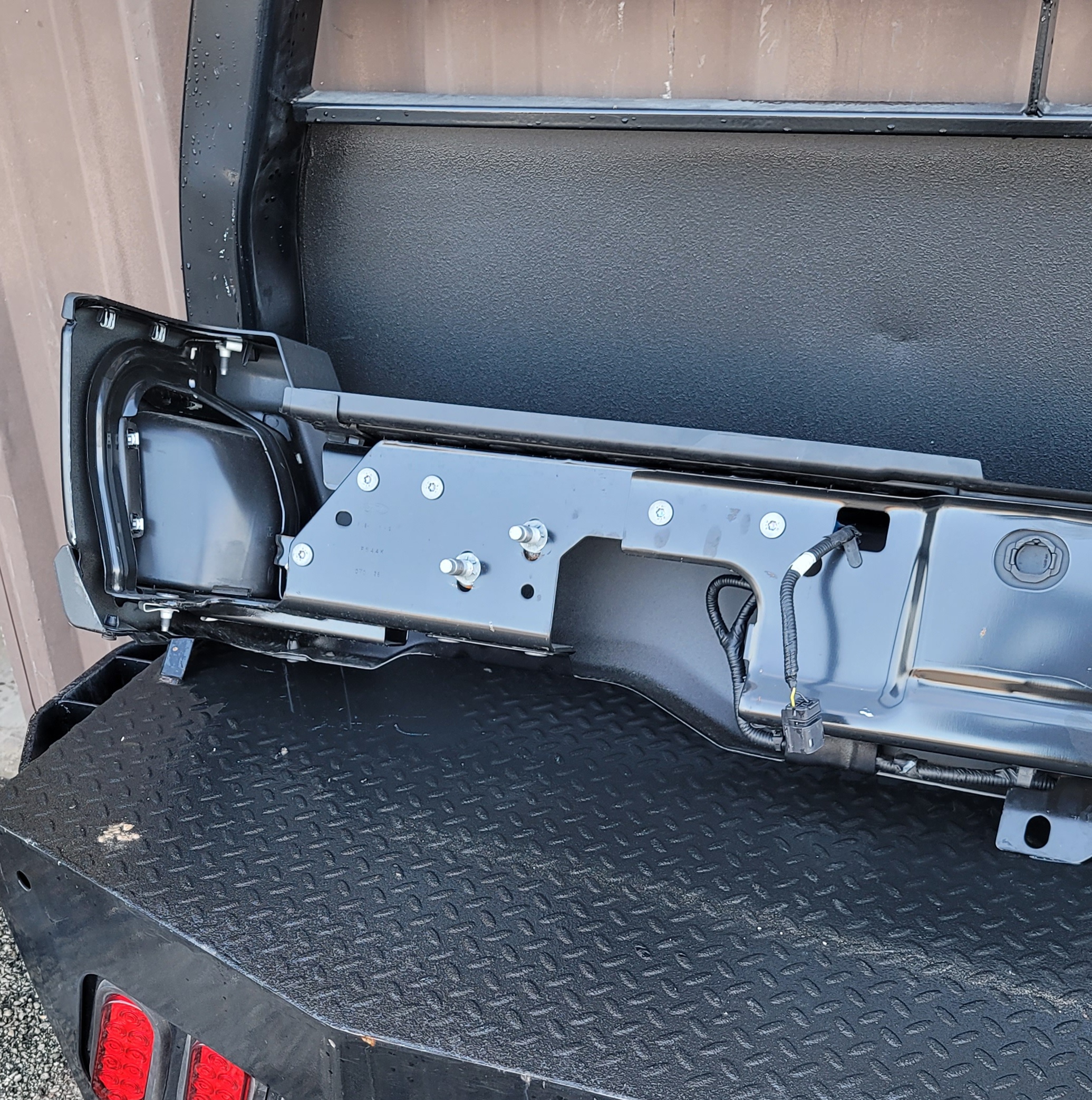 2023–2025 Ford F-250/F-350 Super Duty OEM Black Rear Bumper-245 – Image 10