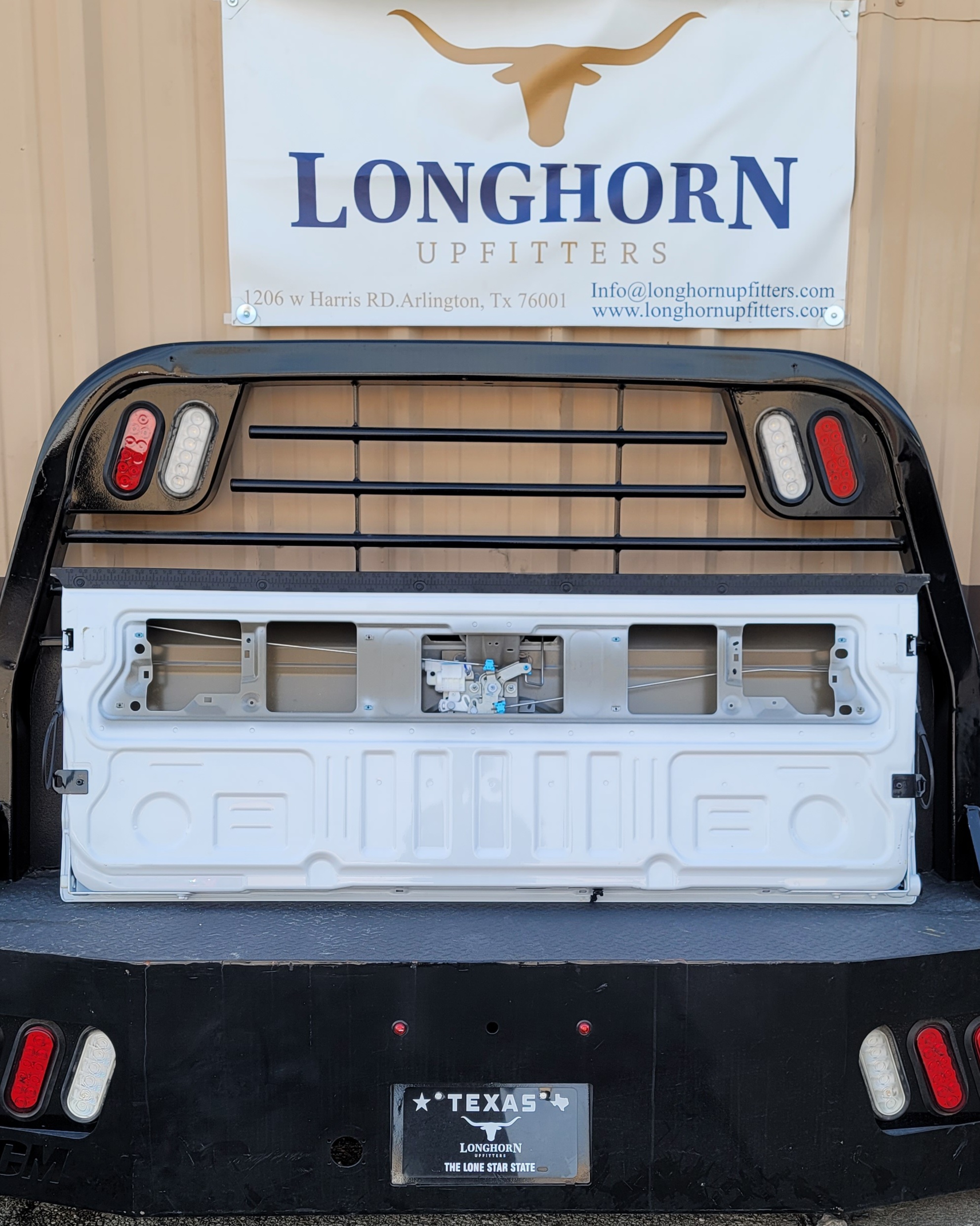 2023–2025 Ford F-250/F-350/F-450 Super Duty OEM Tailgate-146 – Image 5
