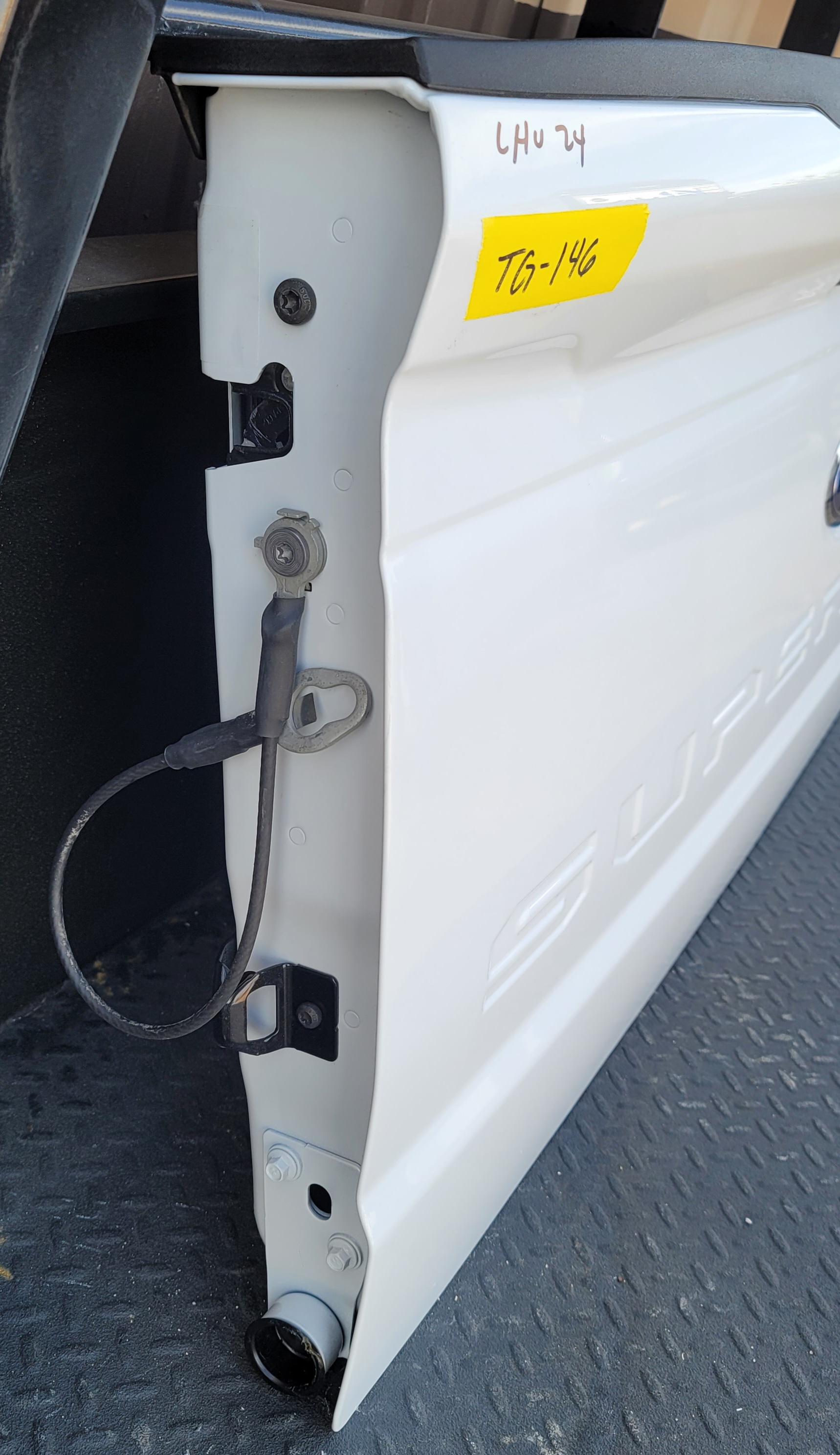 2023–2025 Ford F-250/F-350/F-450 Super Duty OEM Tailgate-146 – Image 4
