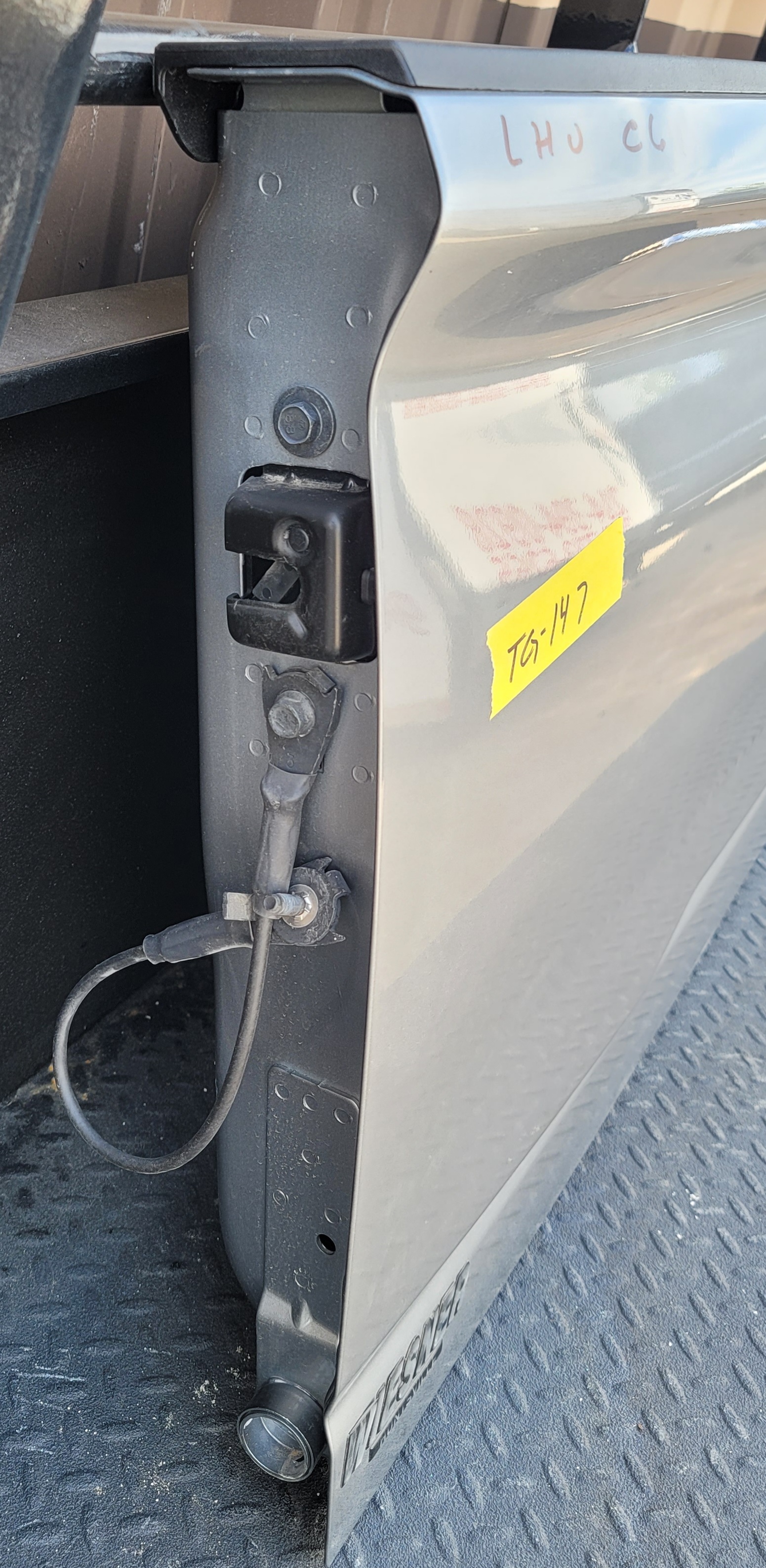 2022–2025 GMC Sierra 1500 OEM Tailgate-147 – Image 3