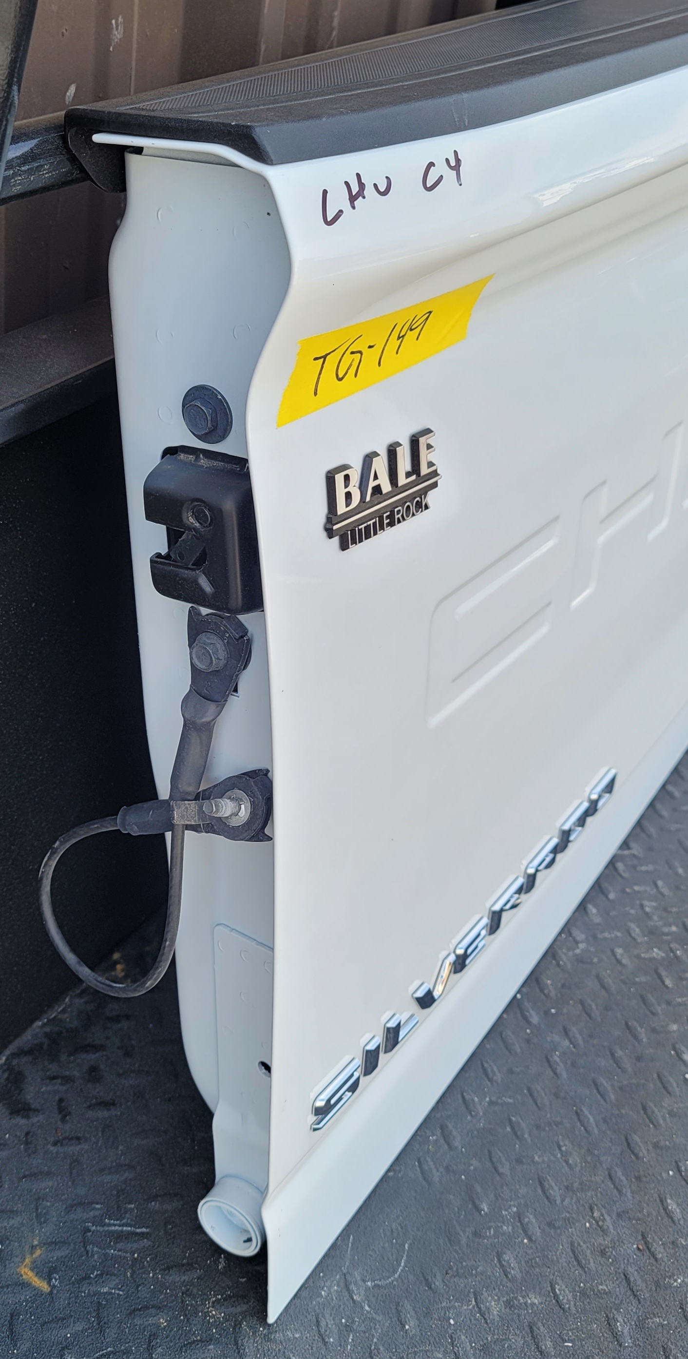 2022–2025 Chevrolet Silverado 1500 OEM Tailgate-149 – Image 4
