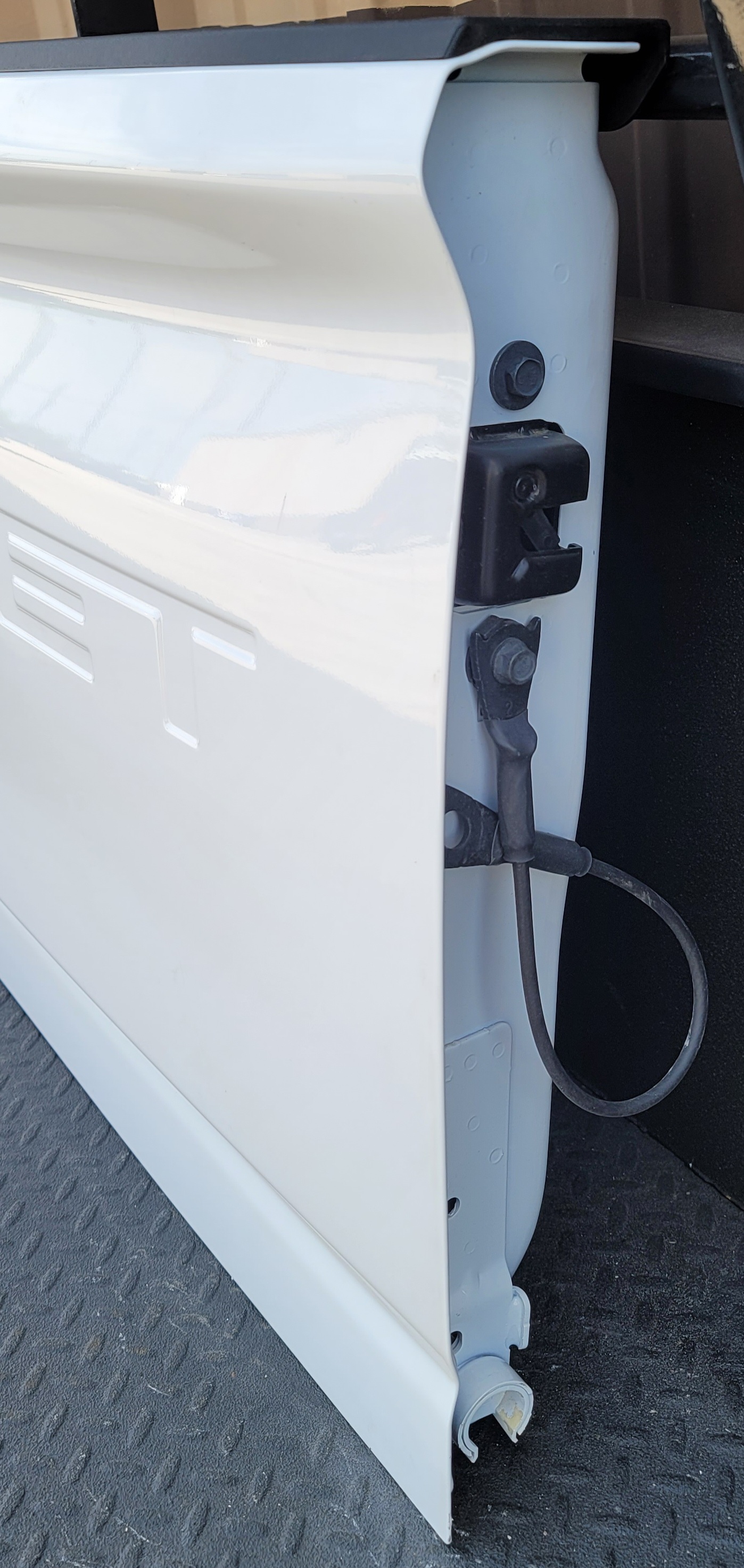 2022–2025 Chevrolet Silverado 1500 OEM Tailgate-149 – Image 3