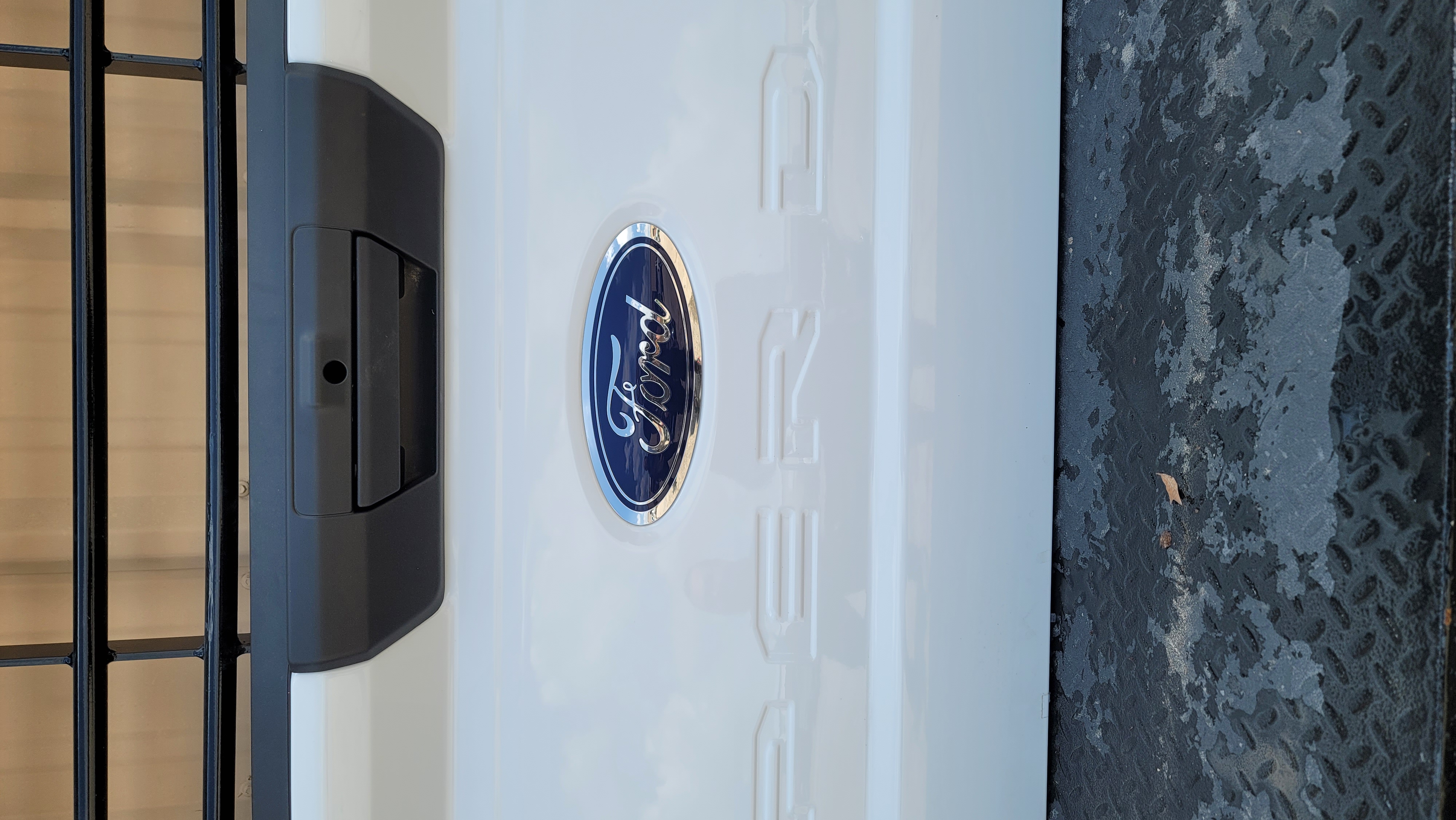 2023–2025 Ford F-250/F-350 Super Duty OEM Tailgate-150 – Image 2