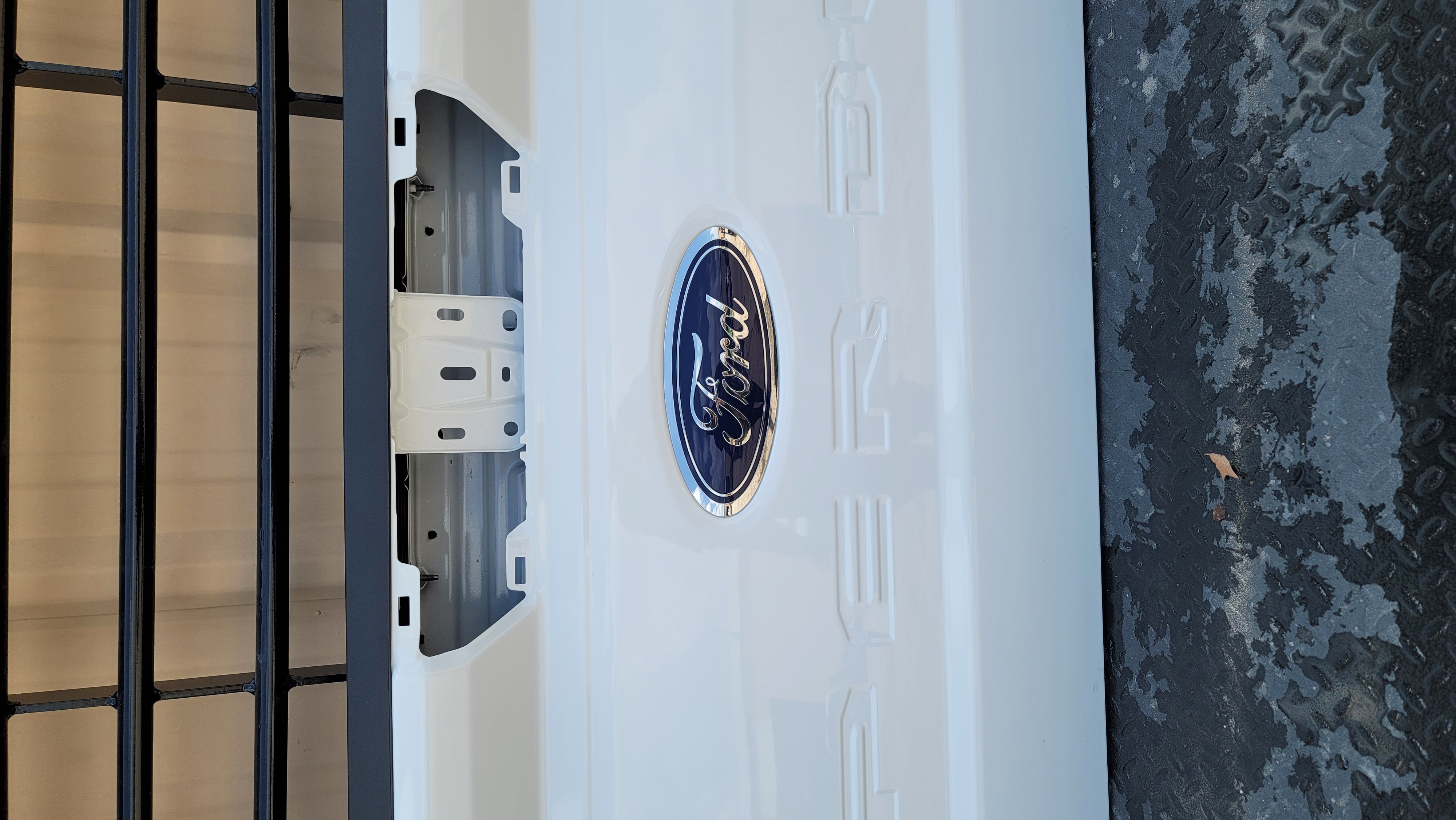 2023–2025 Ford F-250/F-350 Super Duty OEM Tailgate-151 – Image 2
