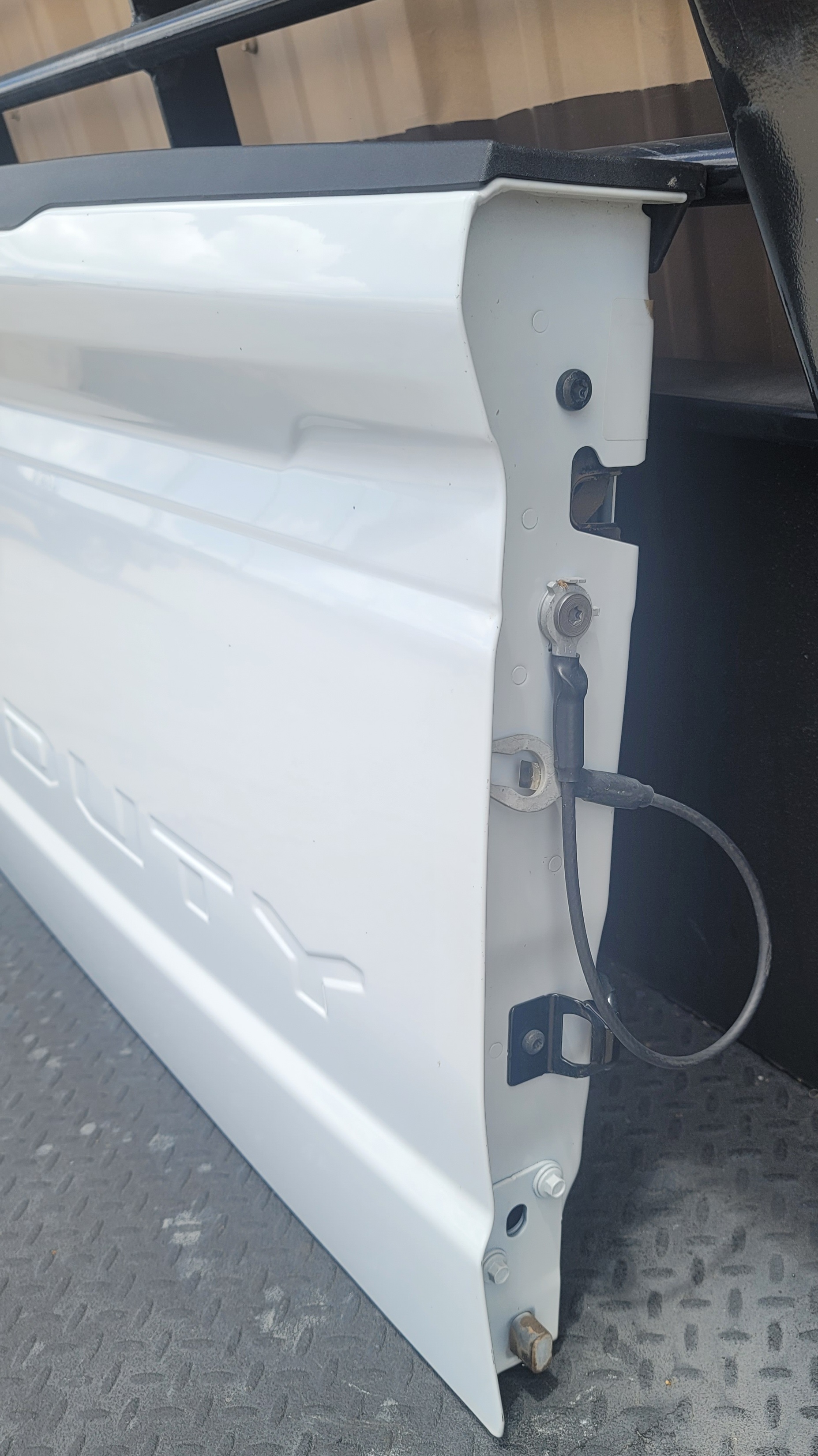 2023–2025 Ford F-250/F-350 Super Duty OEM Tailgate-155 – Image 3