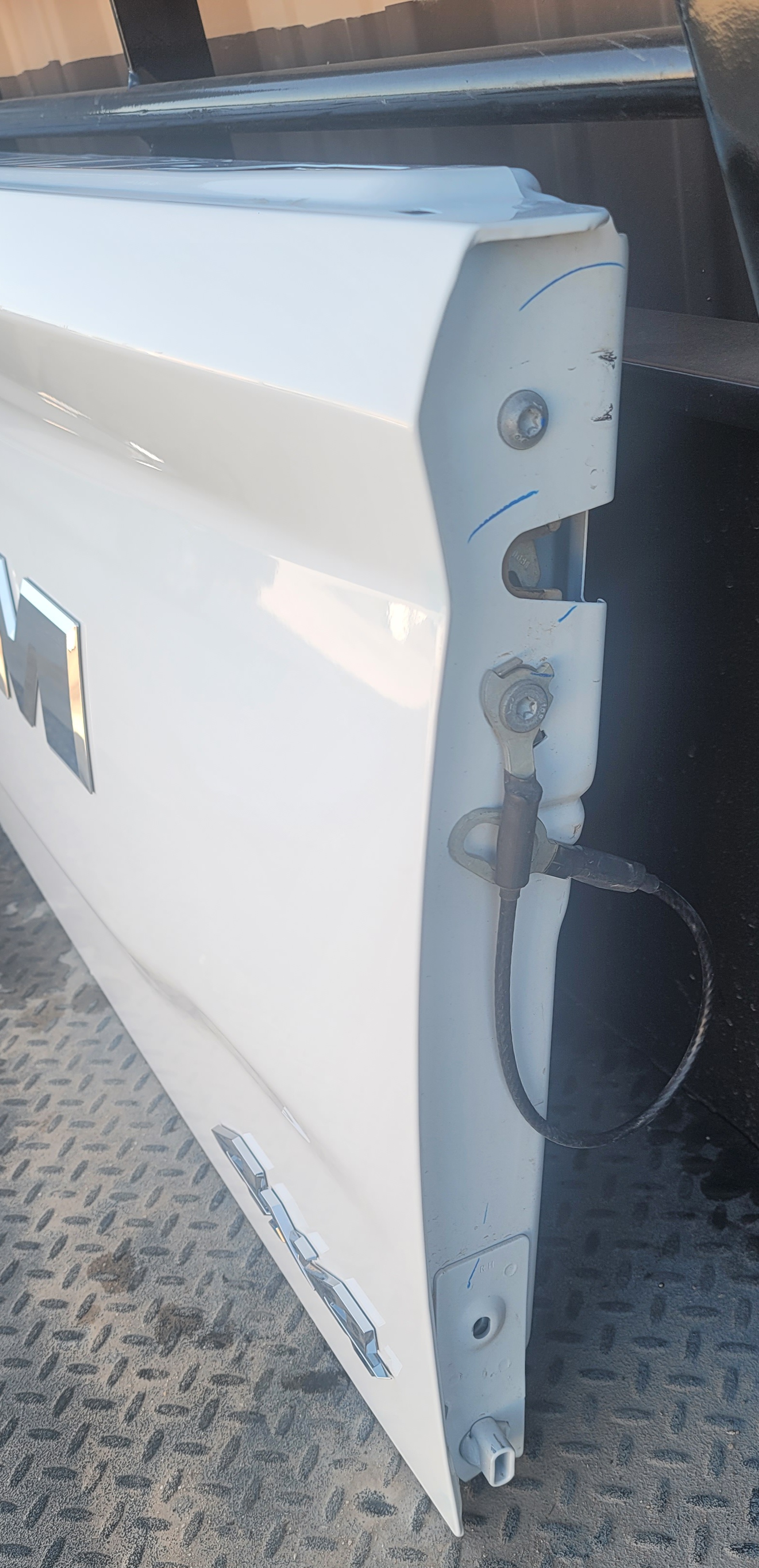 2019–2024 RAM 1500 DT BIGHORN OEM Tailgate-156 – Image 4