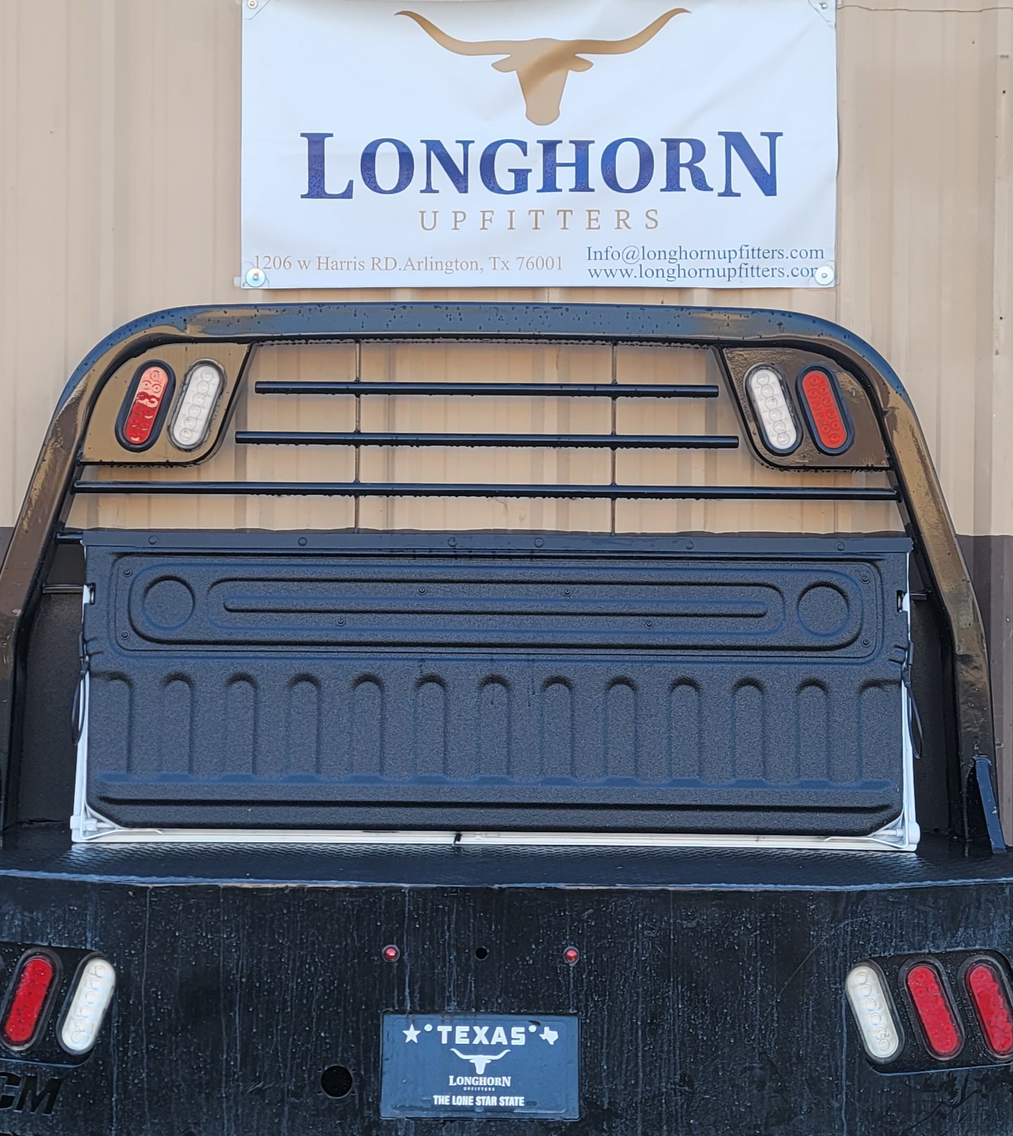 2019–2024 RAM 1500 DT Big Horn 4x4 White Tailgate-167 – Image 5