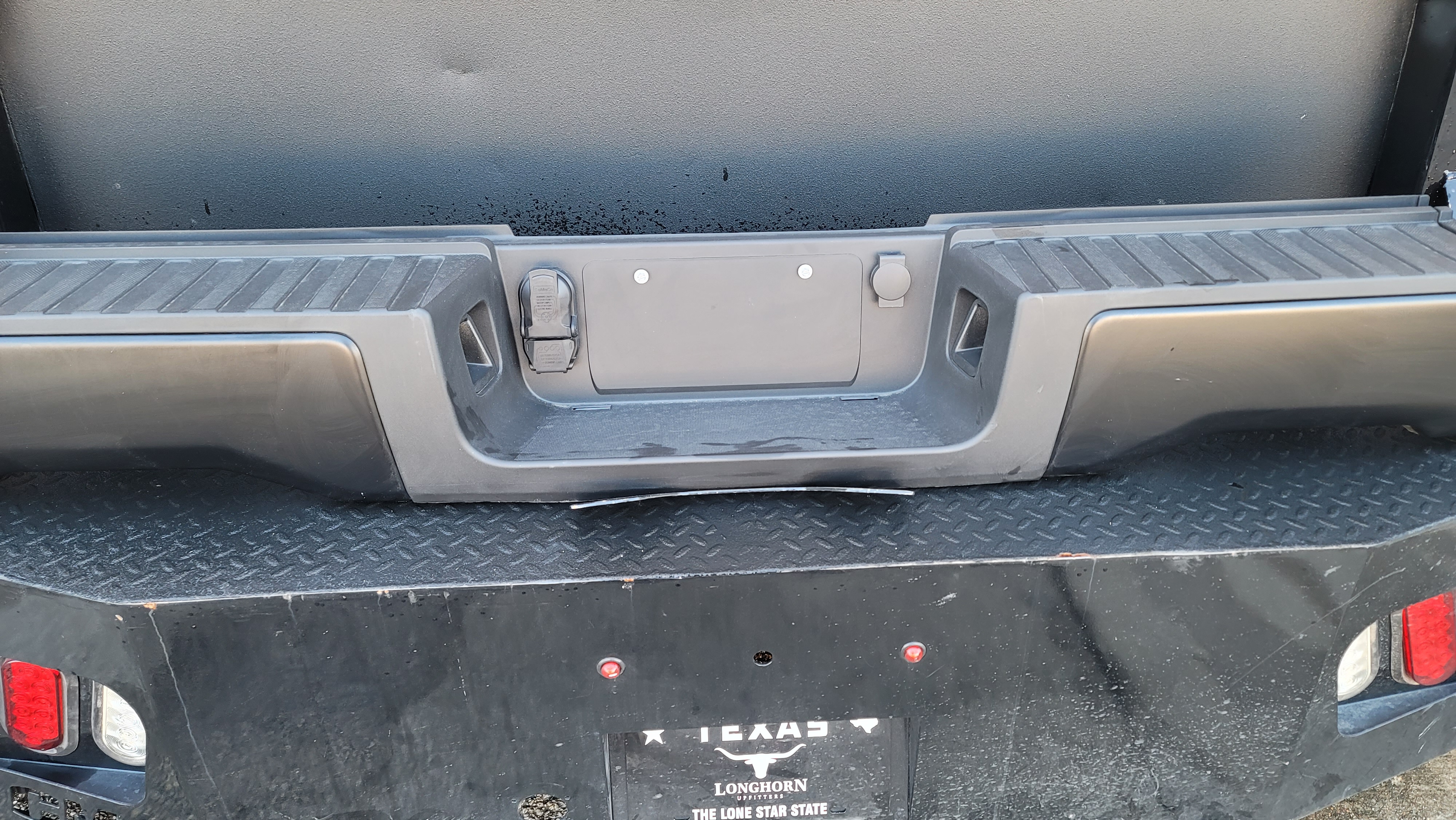 2023–2025 Ford F-250/F-350 Super Duty Black Rear Step Bumper-246 – Image 2