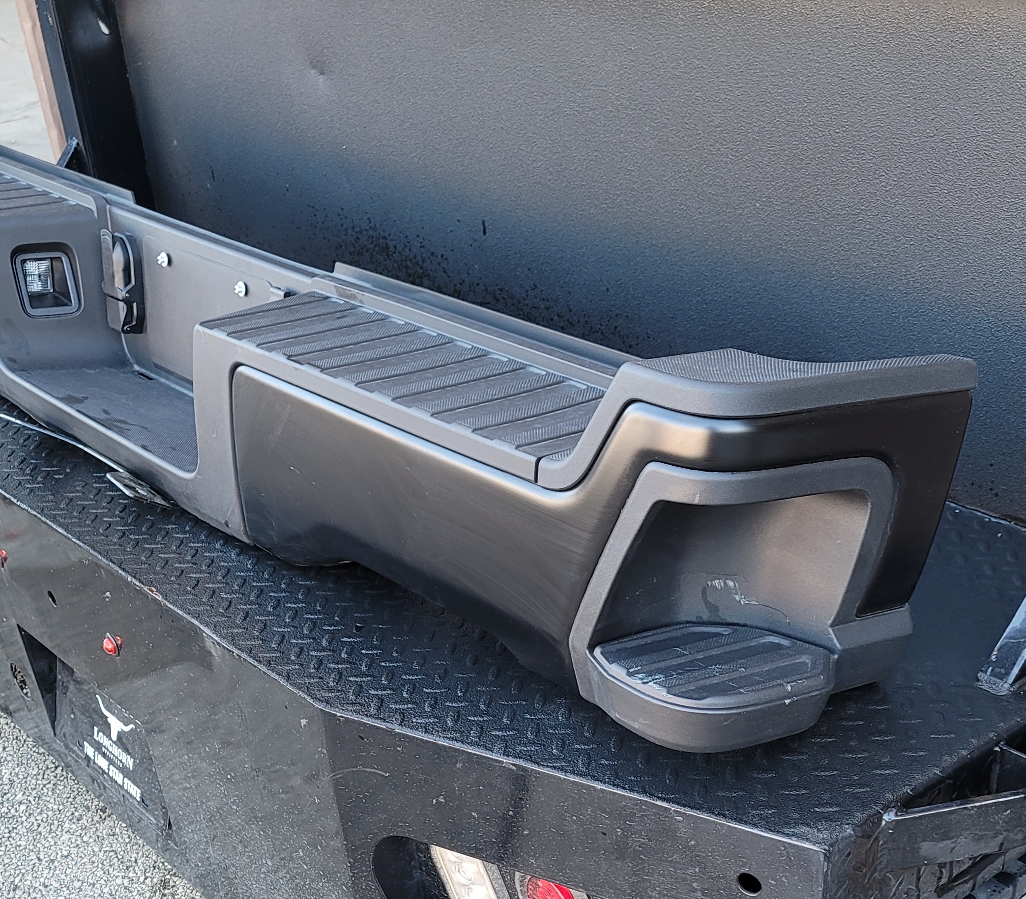 2023–2025 Ford F-250/F-350 Super Duty Black Rear Step Bumper-246 – Image 7