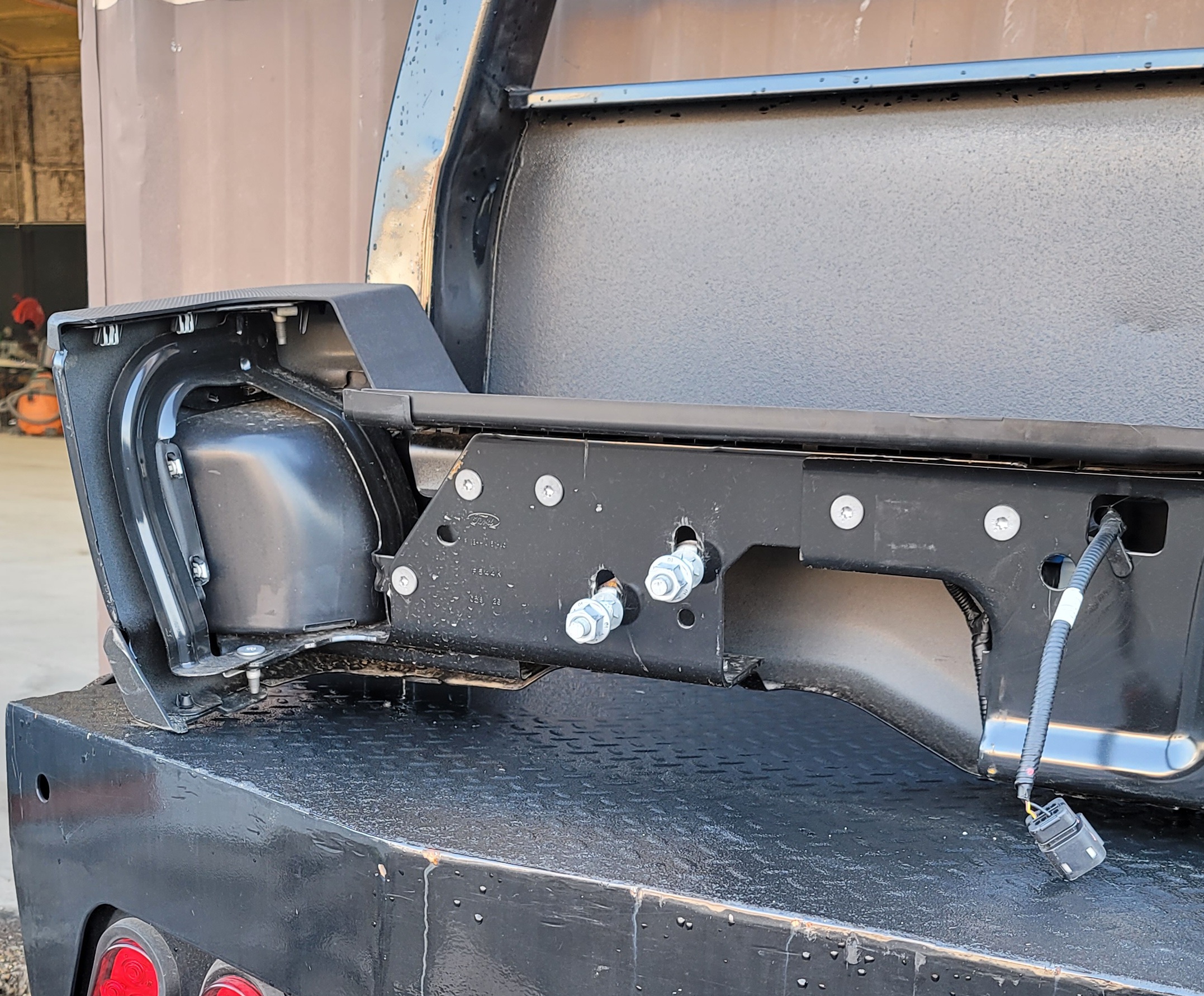 2023–2025 Ford F-250/F-350 Super Duty Black Rear Step Bumper-246 – Image 10