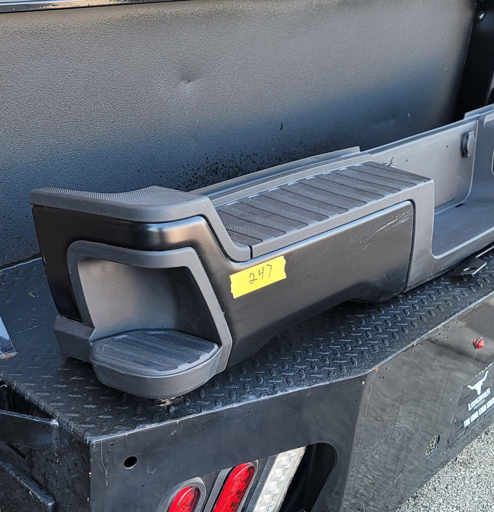 2023–2025 Ford F-250/F-350 Super Duty Black Rear Step Bumper-247 – Image 3