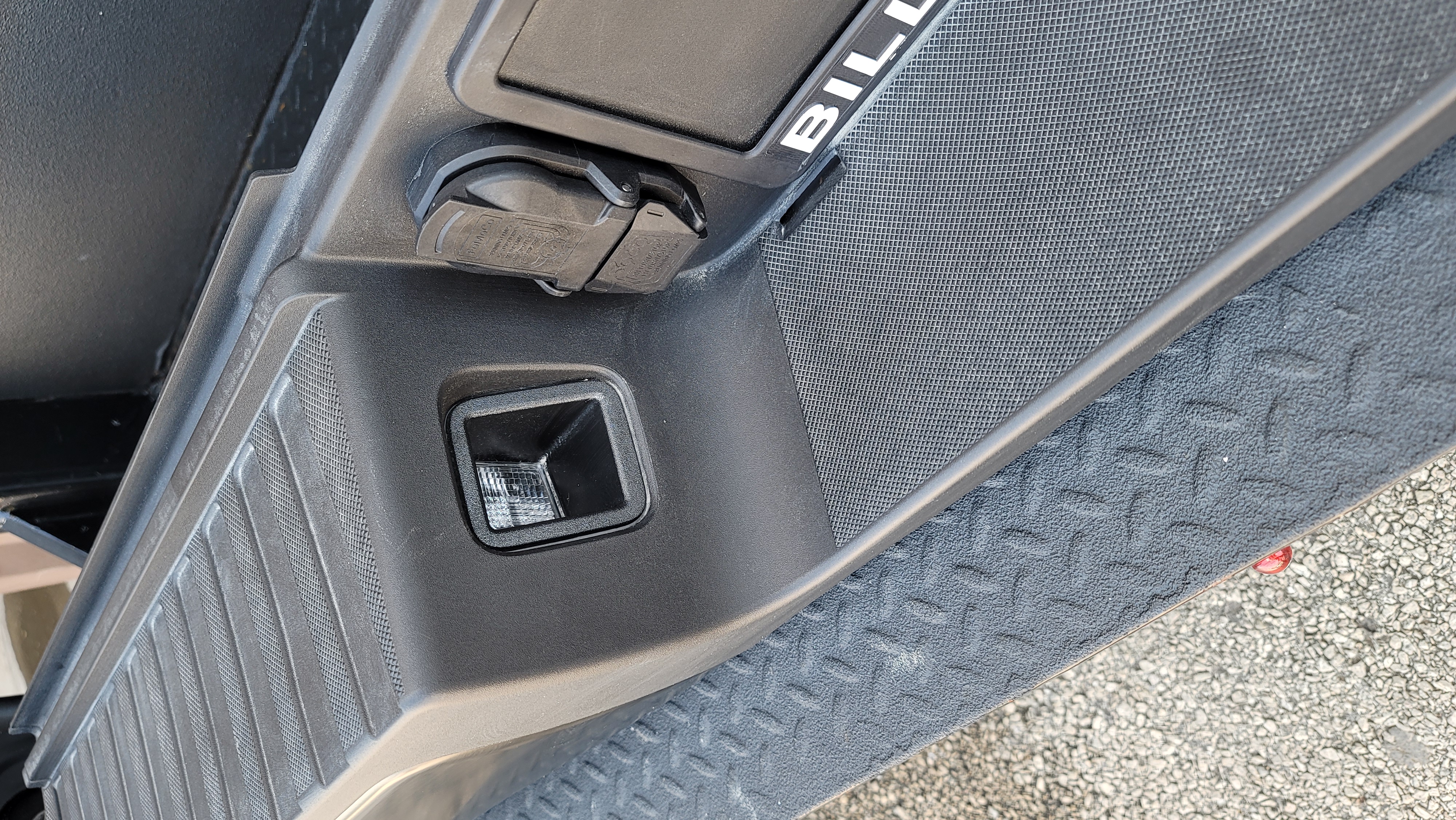 2023–2025 Ford F-250/F-350 Super Duty Black Rear Step Bumper-248 – Image 4