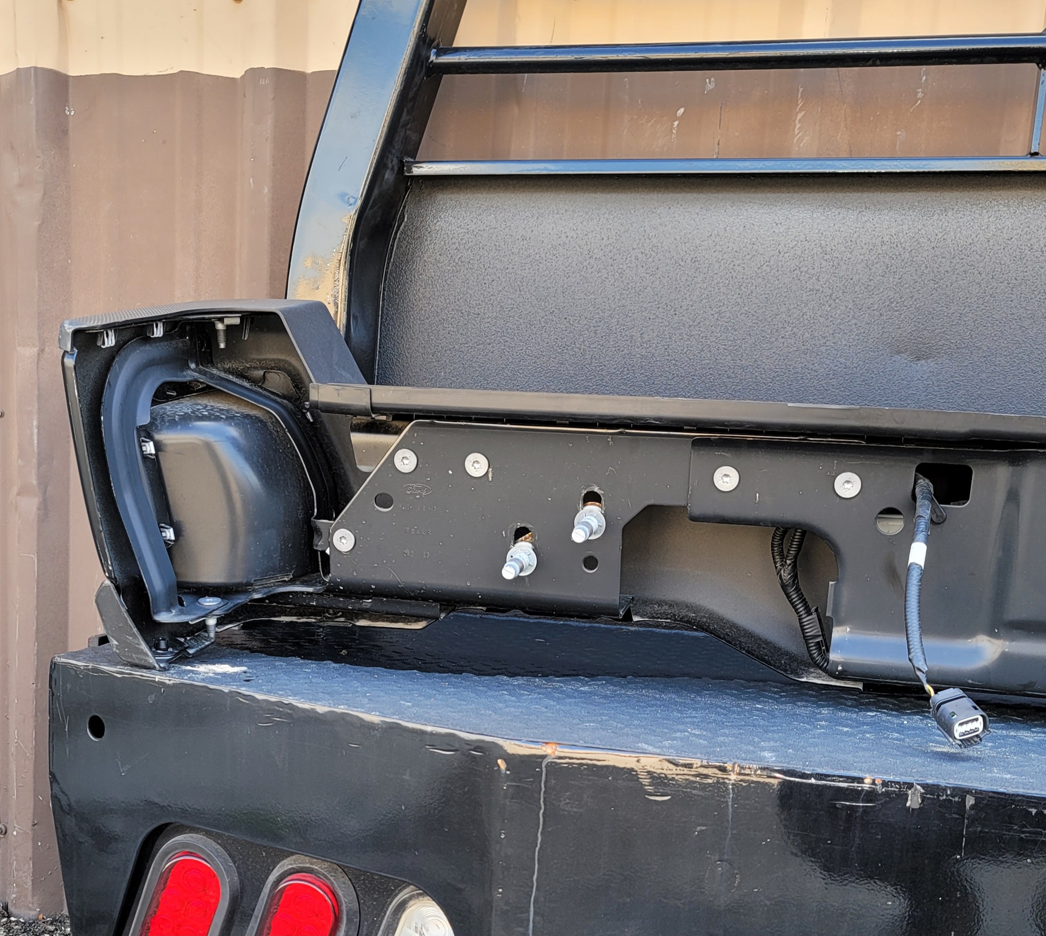 2023–2025 Ford F-250/F-350 Super Duty Black Rear Step Bumper-248 – Image 10