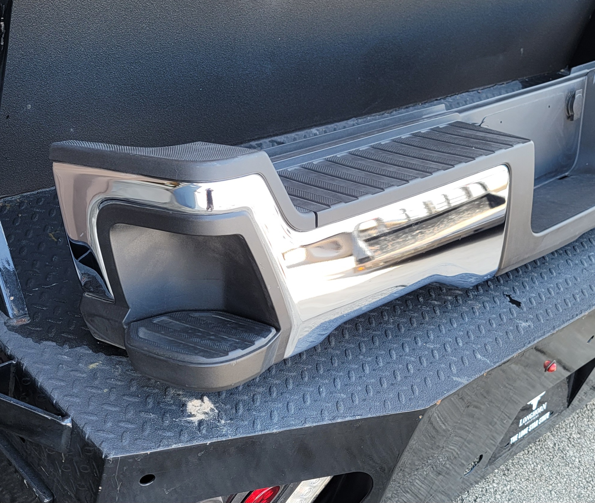 2023–2025 Ford F-250/F-350 Super Duty Chrome Rear Step Bumper-249 – Image 3