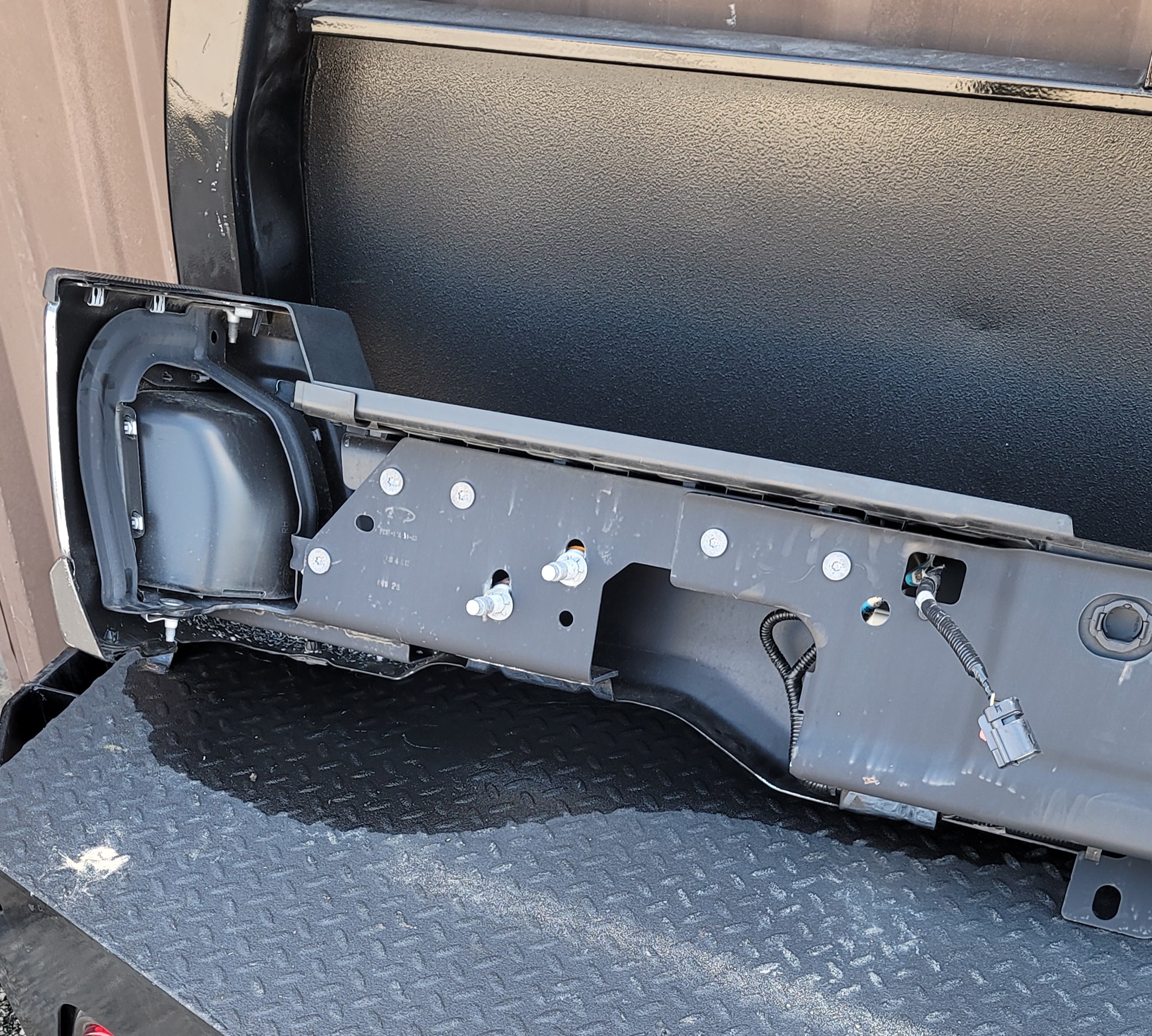 2023–2025 Ford F-250/F-350 Super Duty Chrome Rear Step Bumper-249 – Image 9