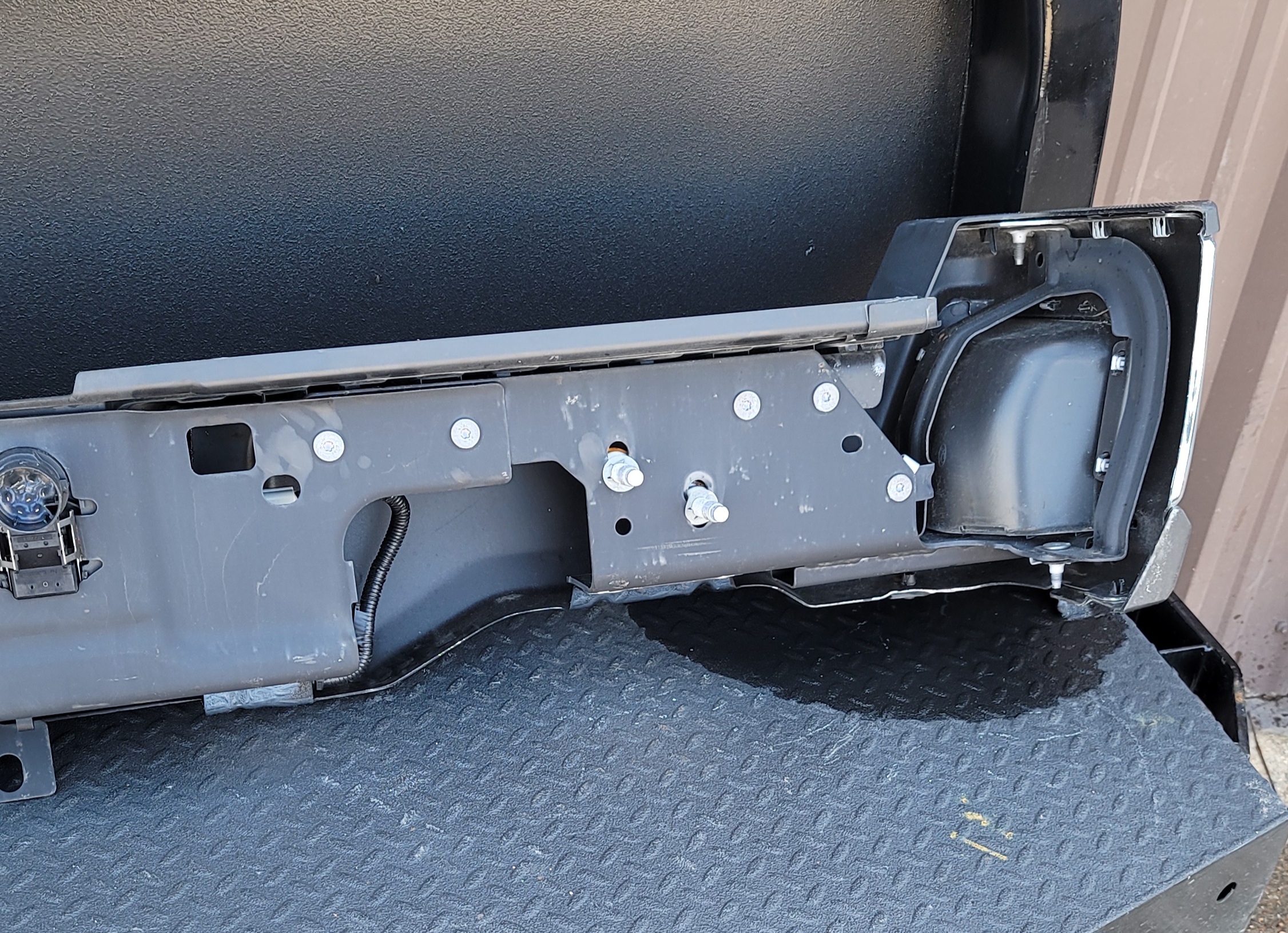 2023–2025 Ford F-250/F-350 Super Duty Chrome Rear Step Bumper-249 – Image 10