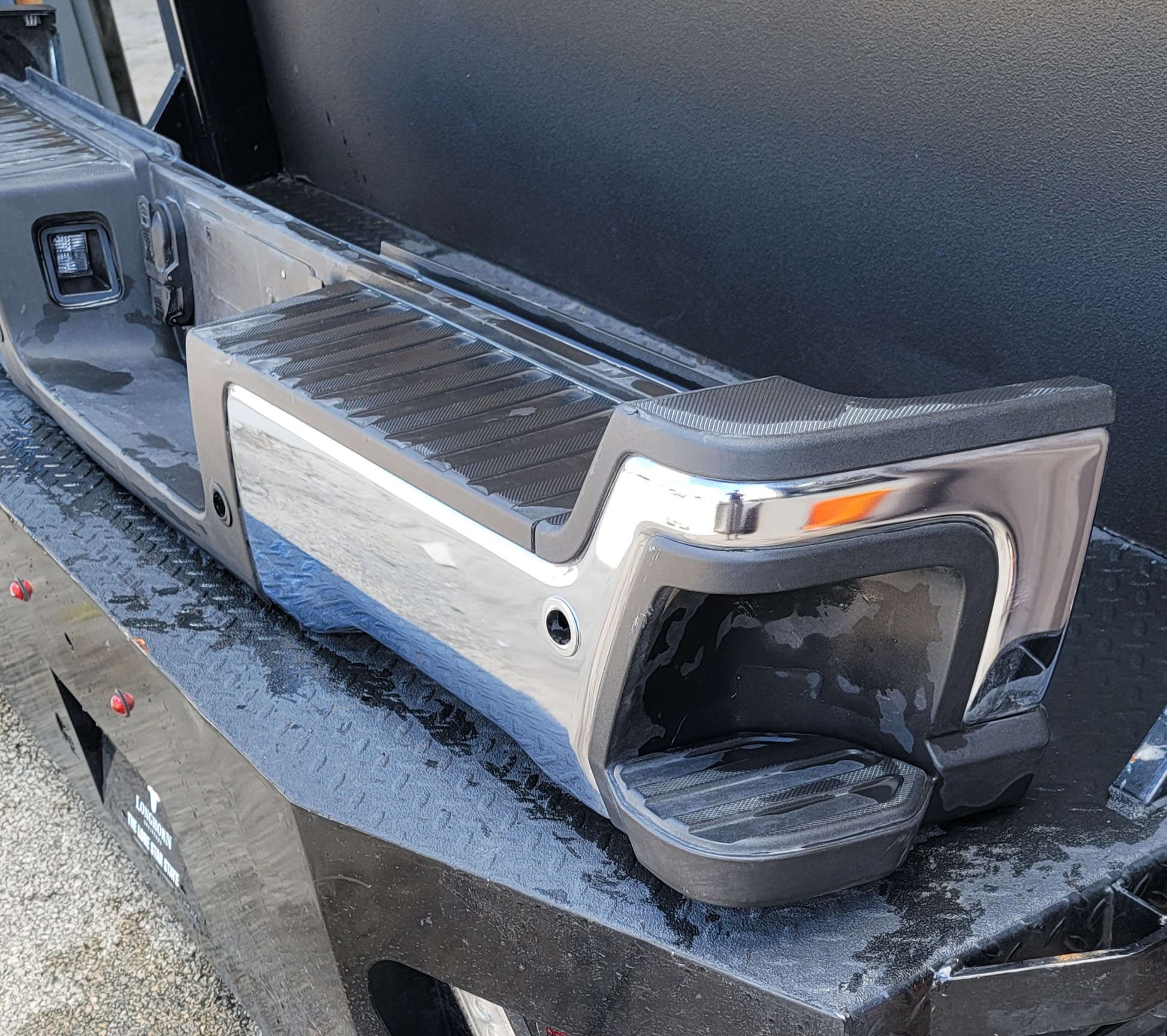 2023–2025 Ford F-250/F-350 Super Duty Chrome Rear Step Bumper-250 – Image 6