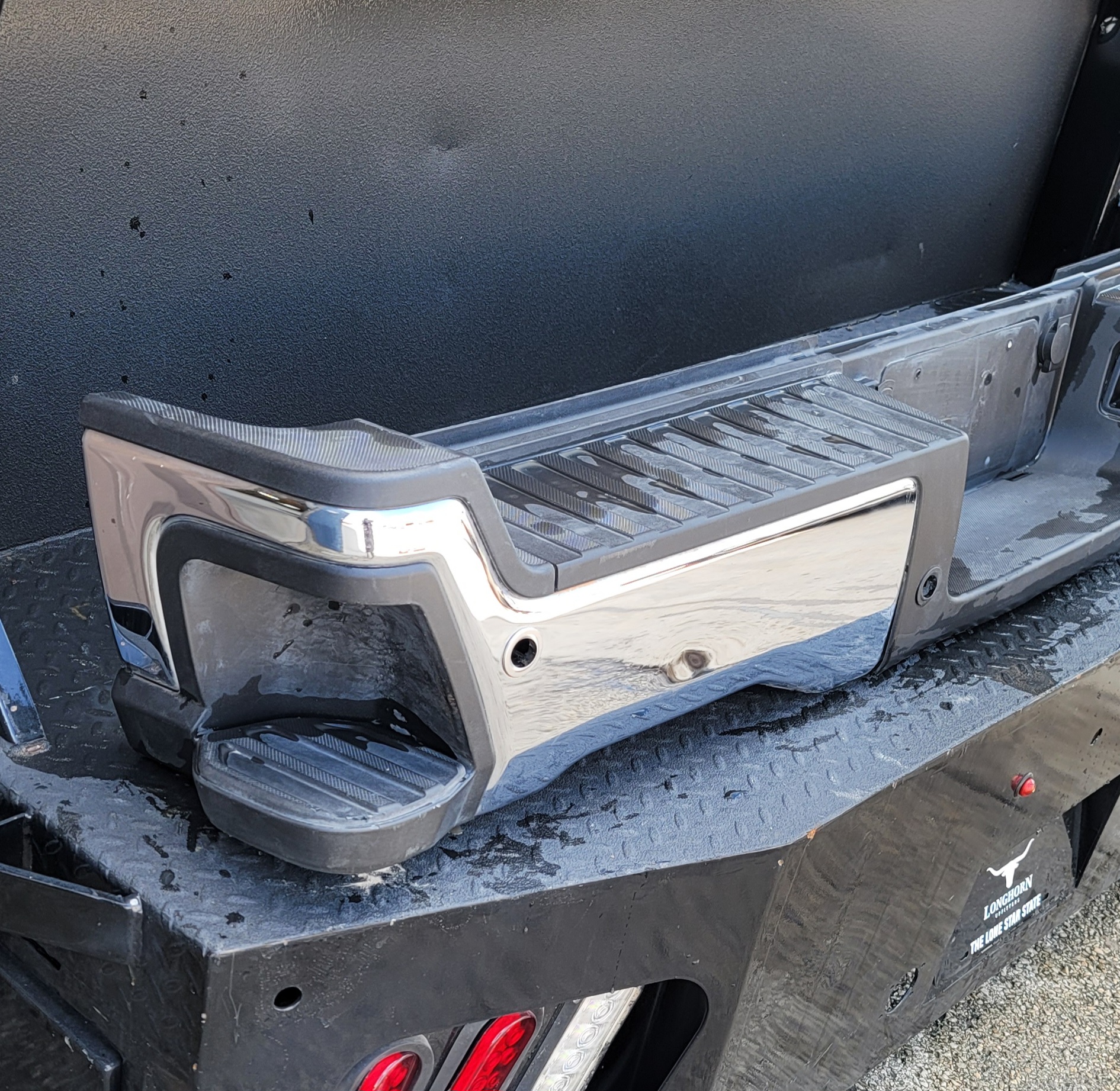 2023–2025 Ford F-250/F-350 Super Duty Chrome Rear Step Bumper-250 – Image 3