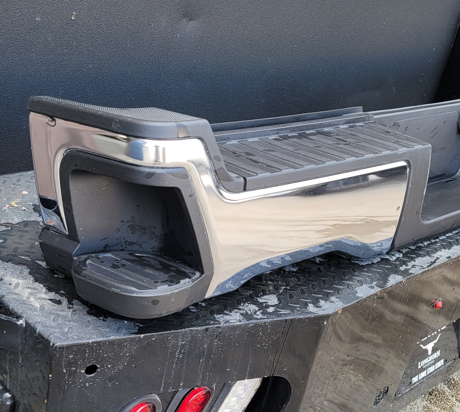2023–2025 Ford F-250/F-350 Super Duty Chrome Rear Bumper-258 – Image 3