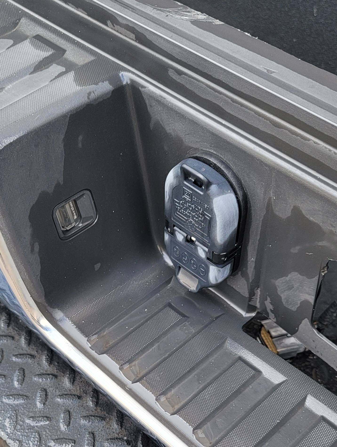 2014–2018 Chevy Silverado 1500 Chrome Rear Bumper-260 – Image 4