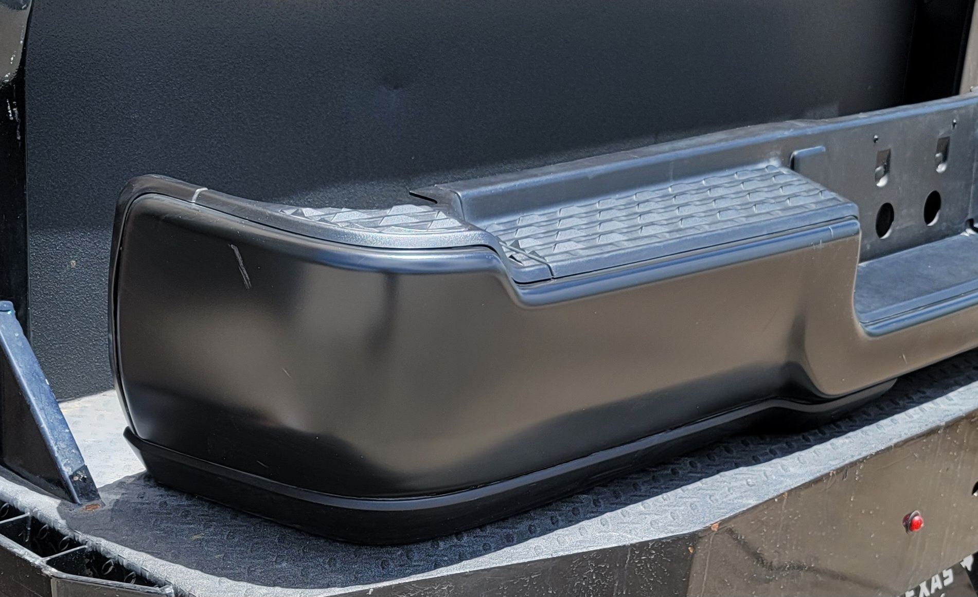 2019–2024 RAM 2500/3500 HD Black Rear Bumper-263 – Image 3