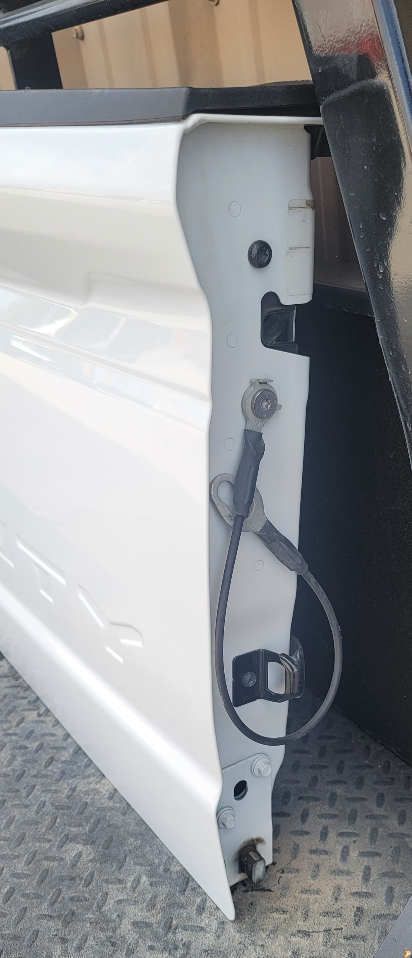 2017–2022 Ford F-250/F-350 Super Duty White Tailgate-168 – Image 4