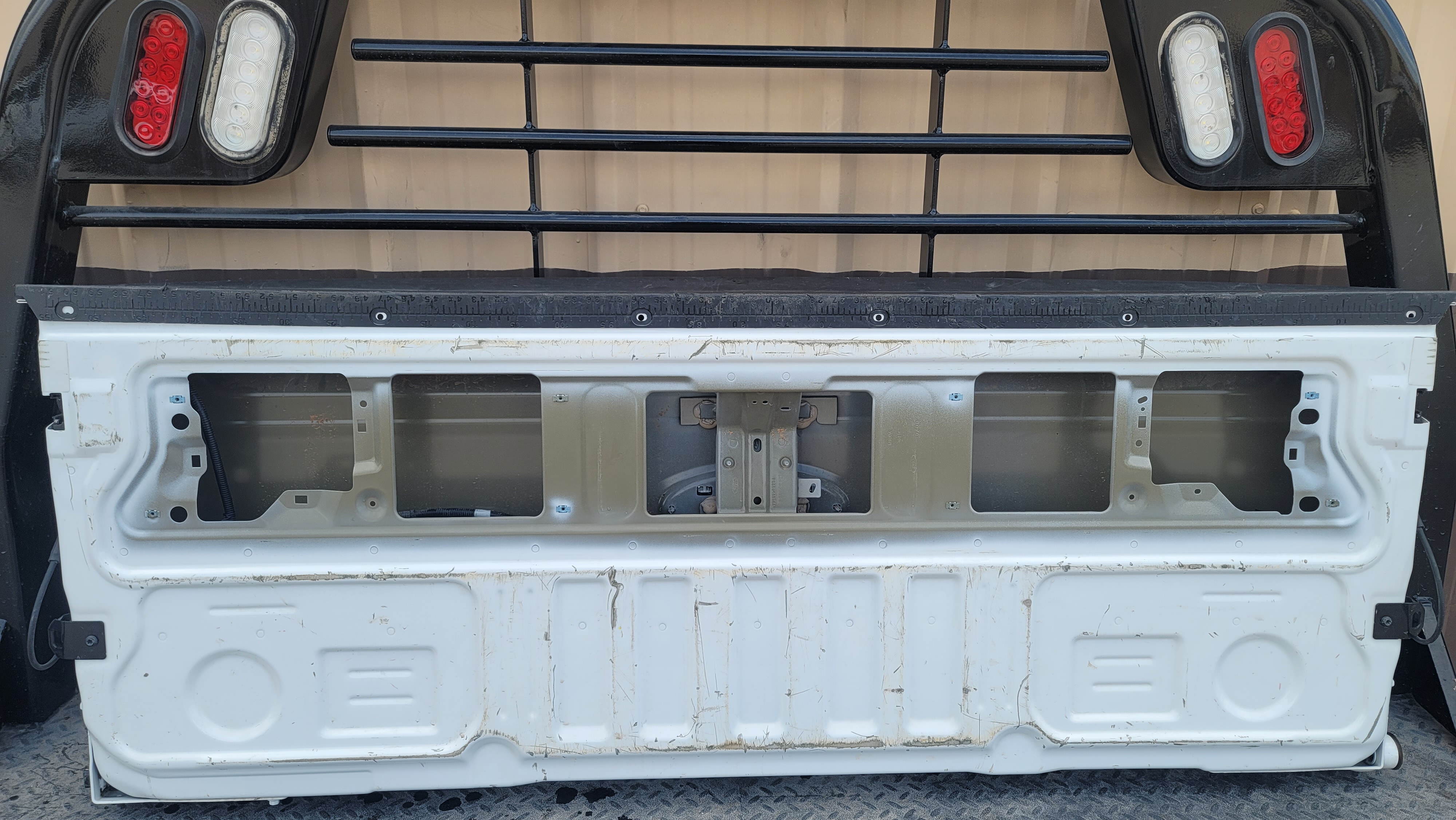 2017–2022 Ford F-250/F-350 Super Duty White Tailgate-168 – Image 6