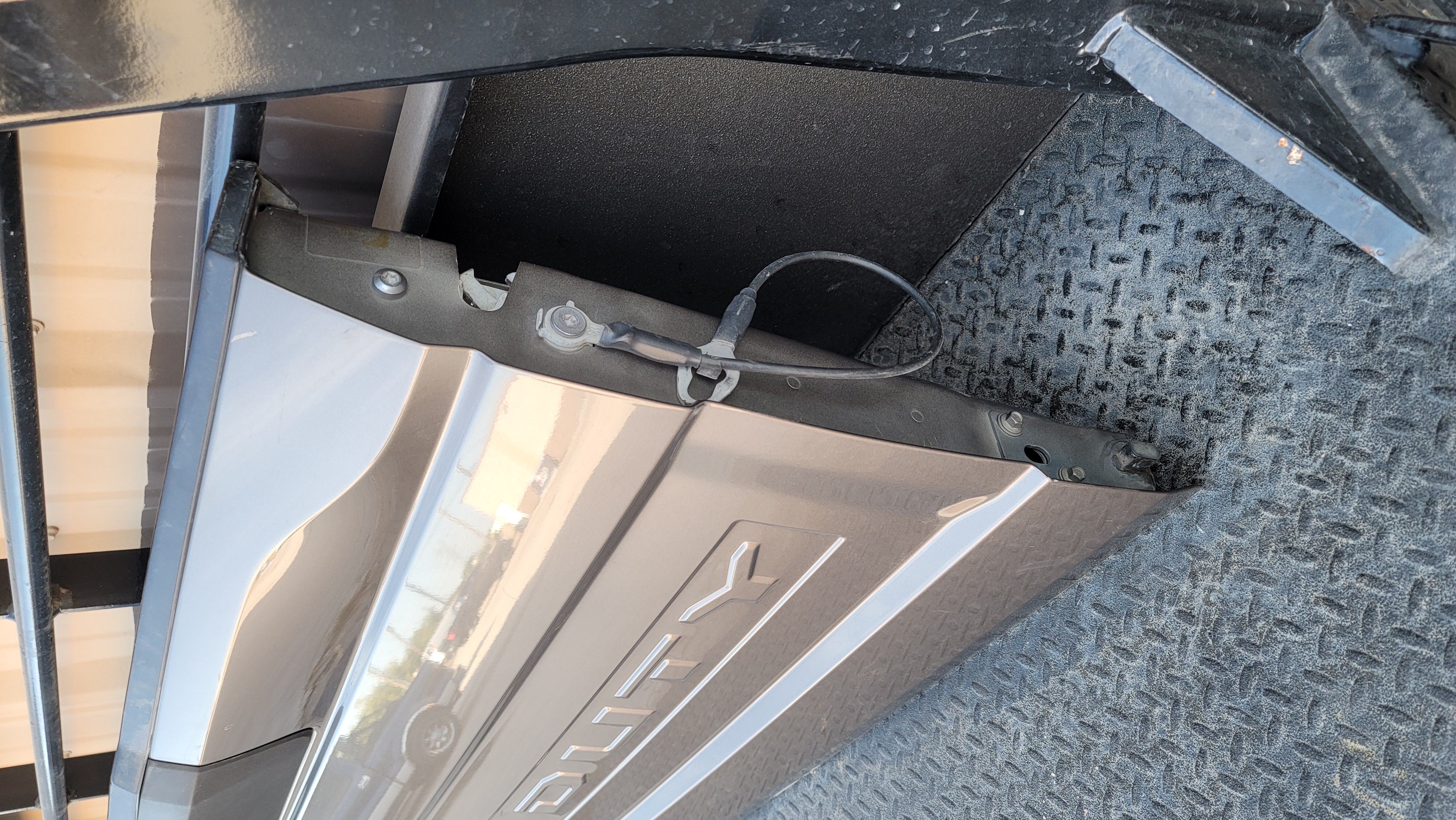 2011–2016 Ford F-250/F-350 Super Duty Silver Tailgate-169 – Image 4
