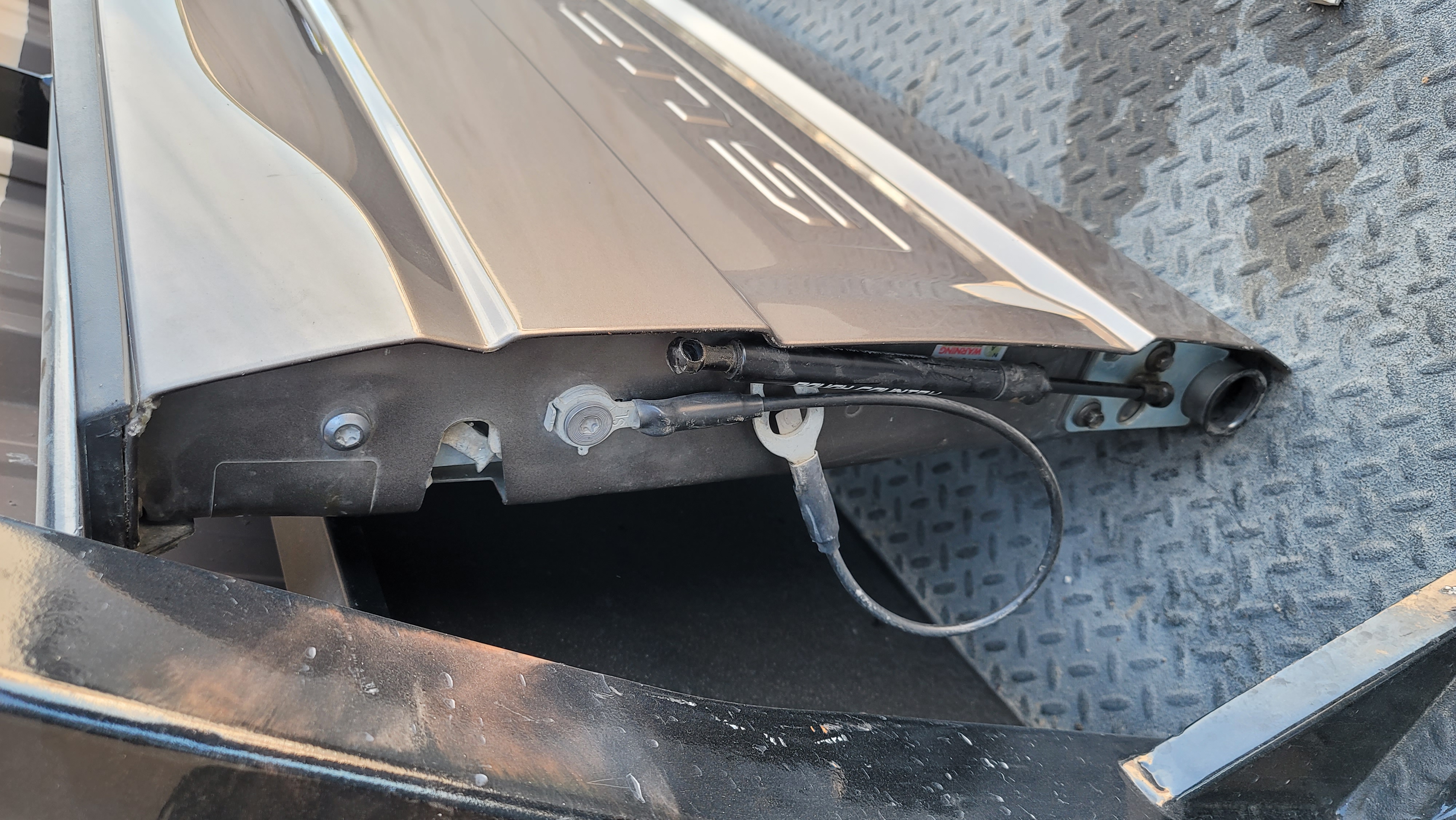 2011–2016 Ford F-250/F-350 Super Duty Silver Tailgate-169 – Image 3